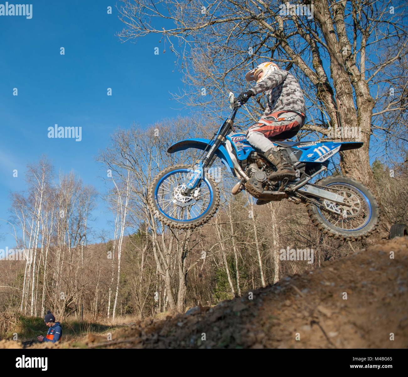 Moto saute Banque D'Images