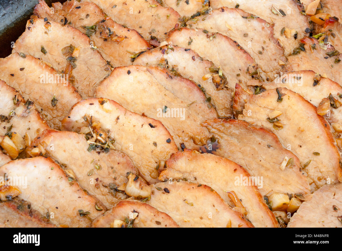 Rôti de porc, boeuf, fait maison avec de la sauce soja, le vin de riz, sucre, ail, origan Banque D'Images