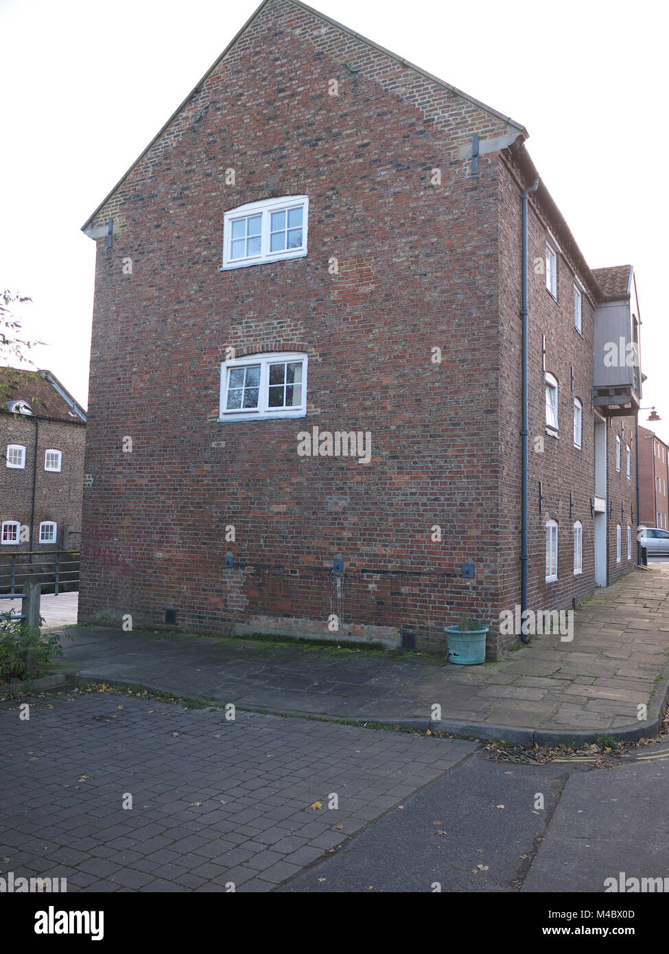 Ancien entrepôt le long du canal de Louth Lincolnshire Banque D'Images