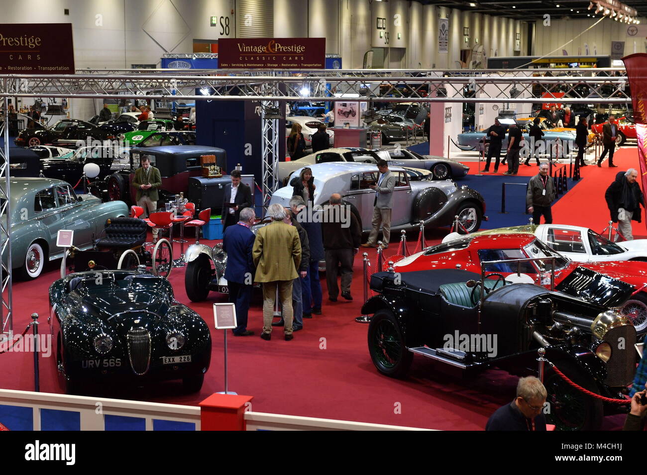 Une collection de voitures anciennes sur l'affichage à l'aperçu de la London Classic Car Show, à exceller dans l'Est de Londres. Banque D'Images