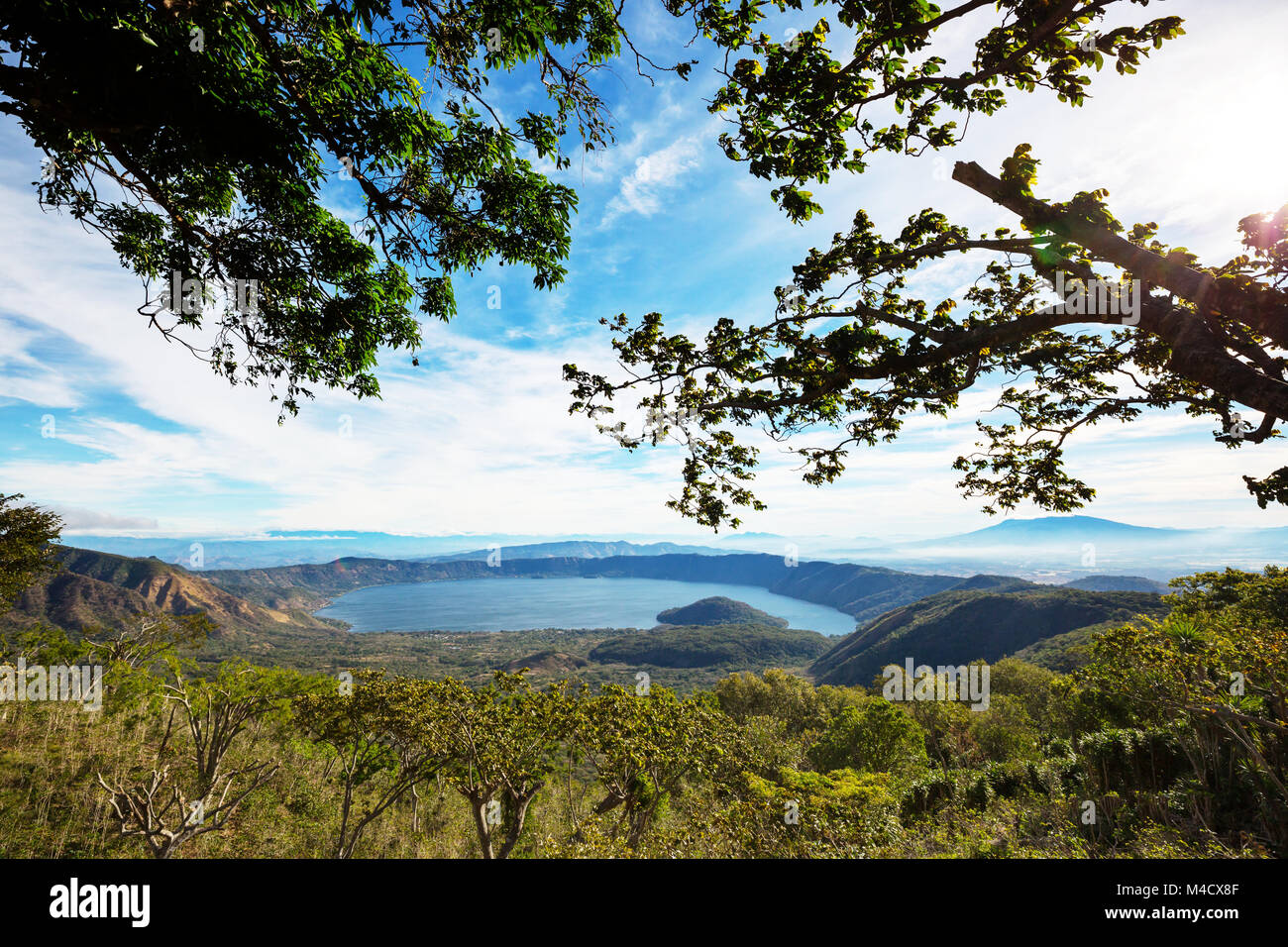 Vue sur le lac Coatepeque, Santa Ana, El Salvador, l'Amérique centrale Banque D'Images