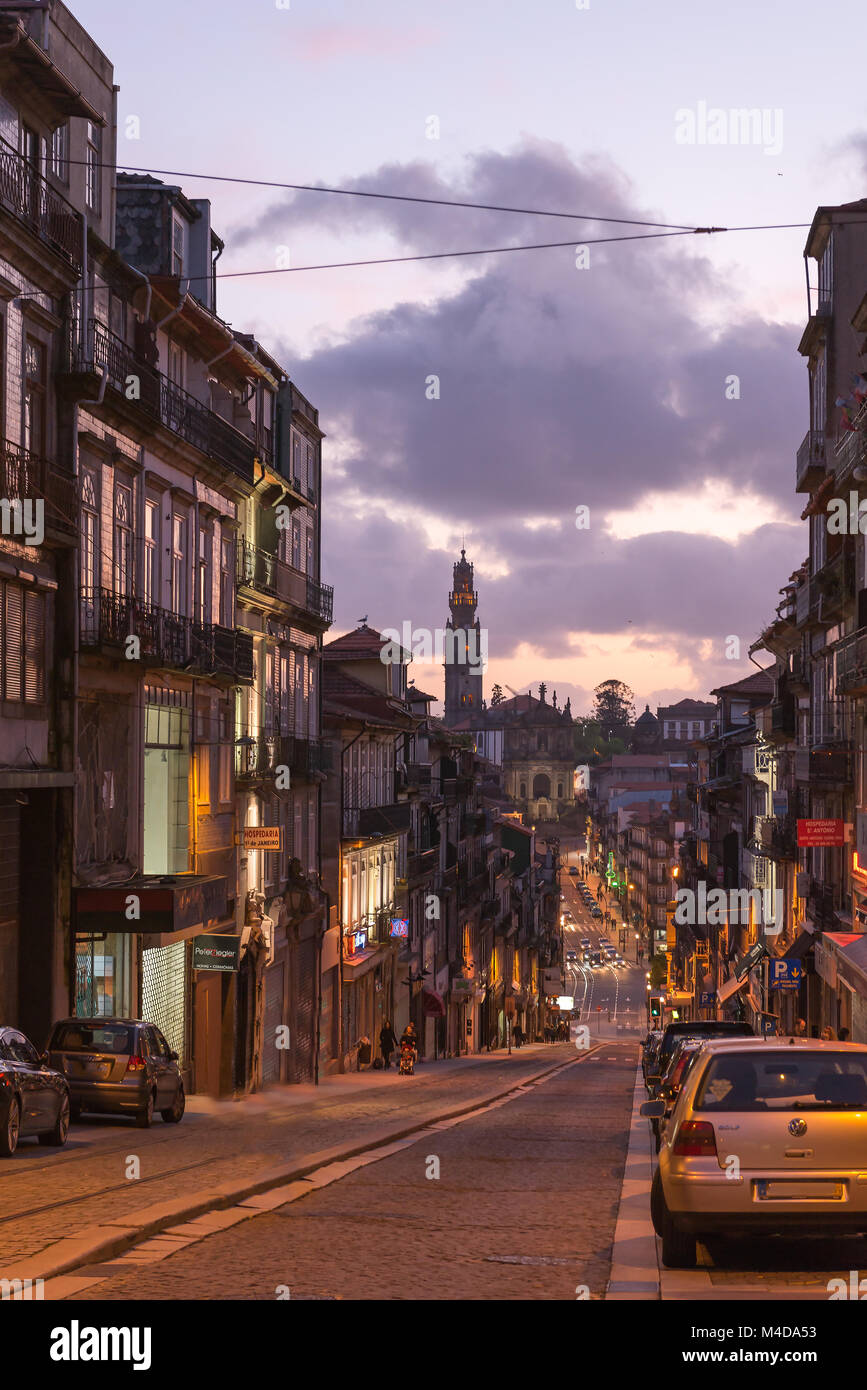 La rue des clercs et de l'Église des clercs à Porto Banque D'Images