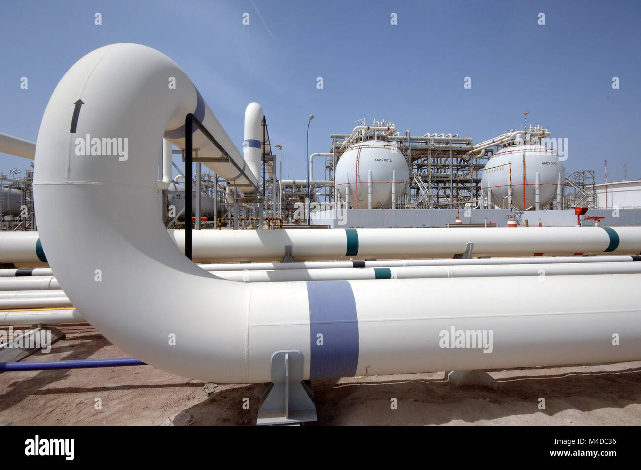 Exploration et technologie du pétrole et du gaz. Tuyaux et conteneurs. Banque D'Images