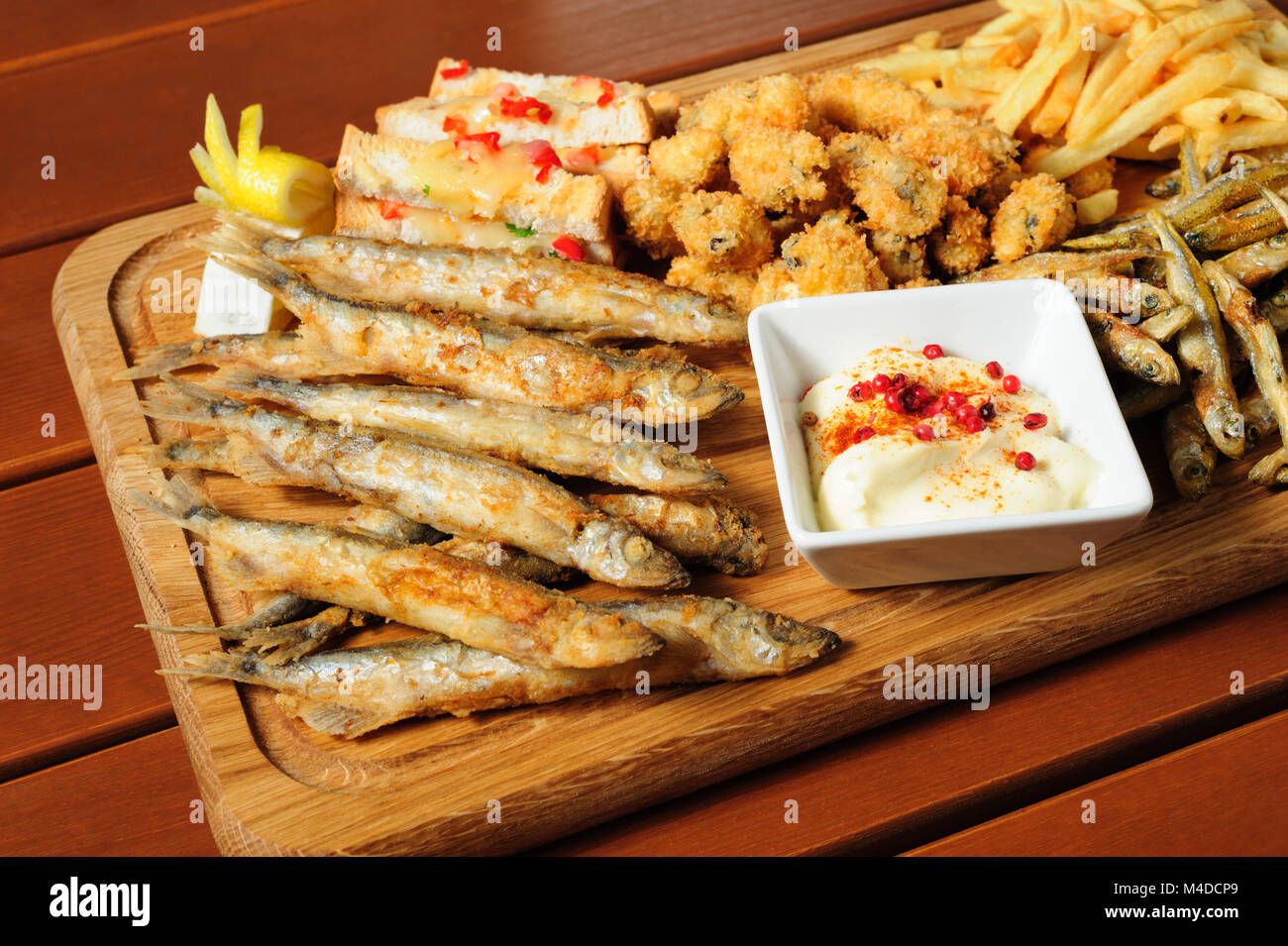 Les poissons et fruits de mer en-cas pour la bière Banque D'Images