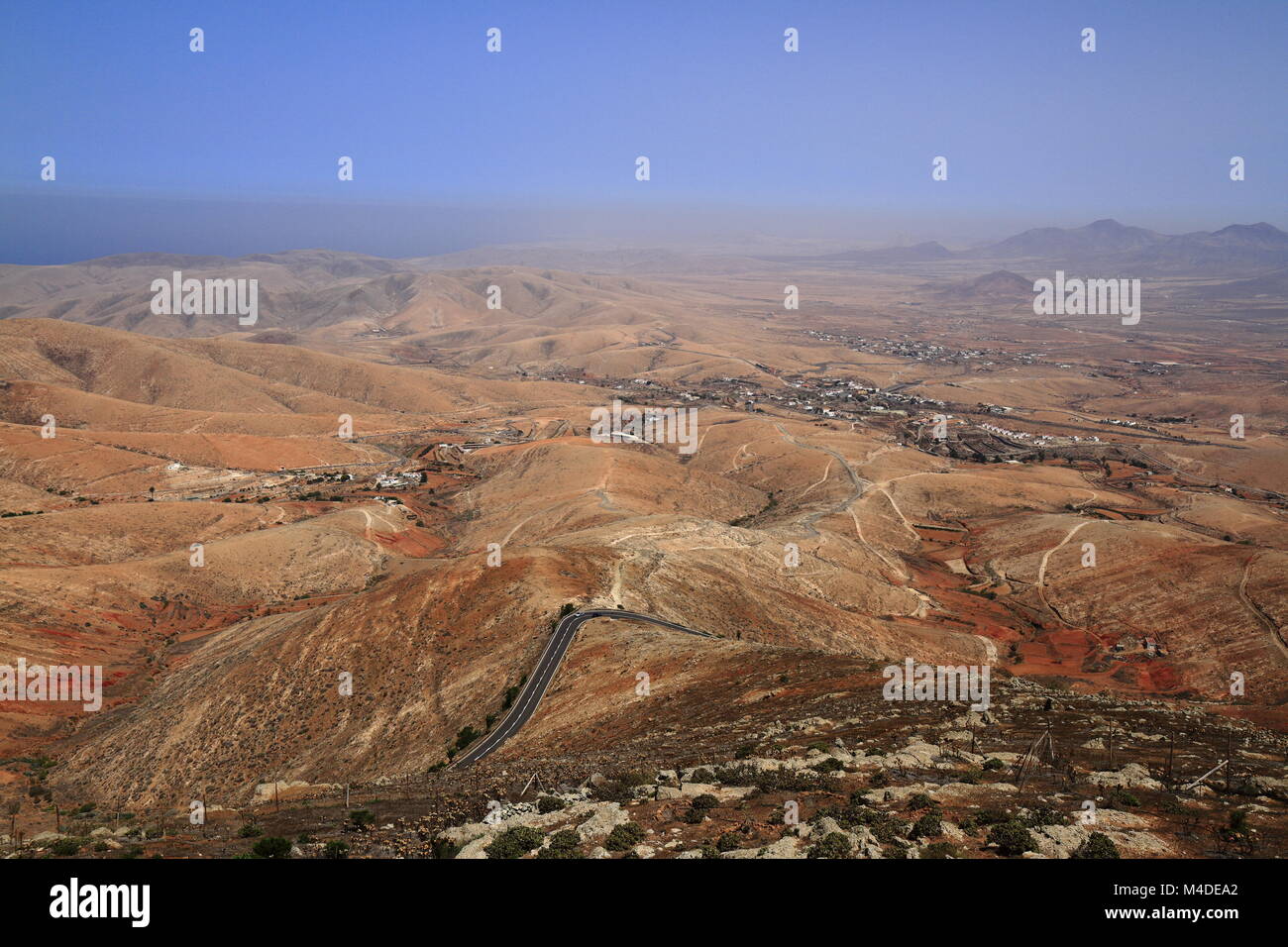 Paysage volcanique. Vue panoramique sur Fuerteventura Banque D'Images