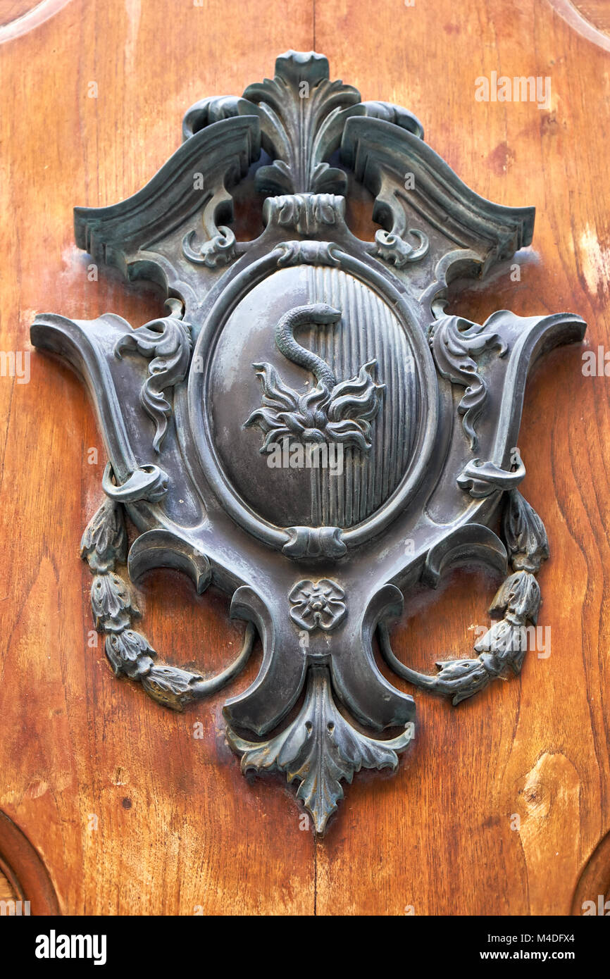 Un ancien style de décoration de porte. La Valette. Malte Banque D'Images