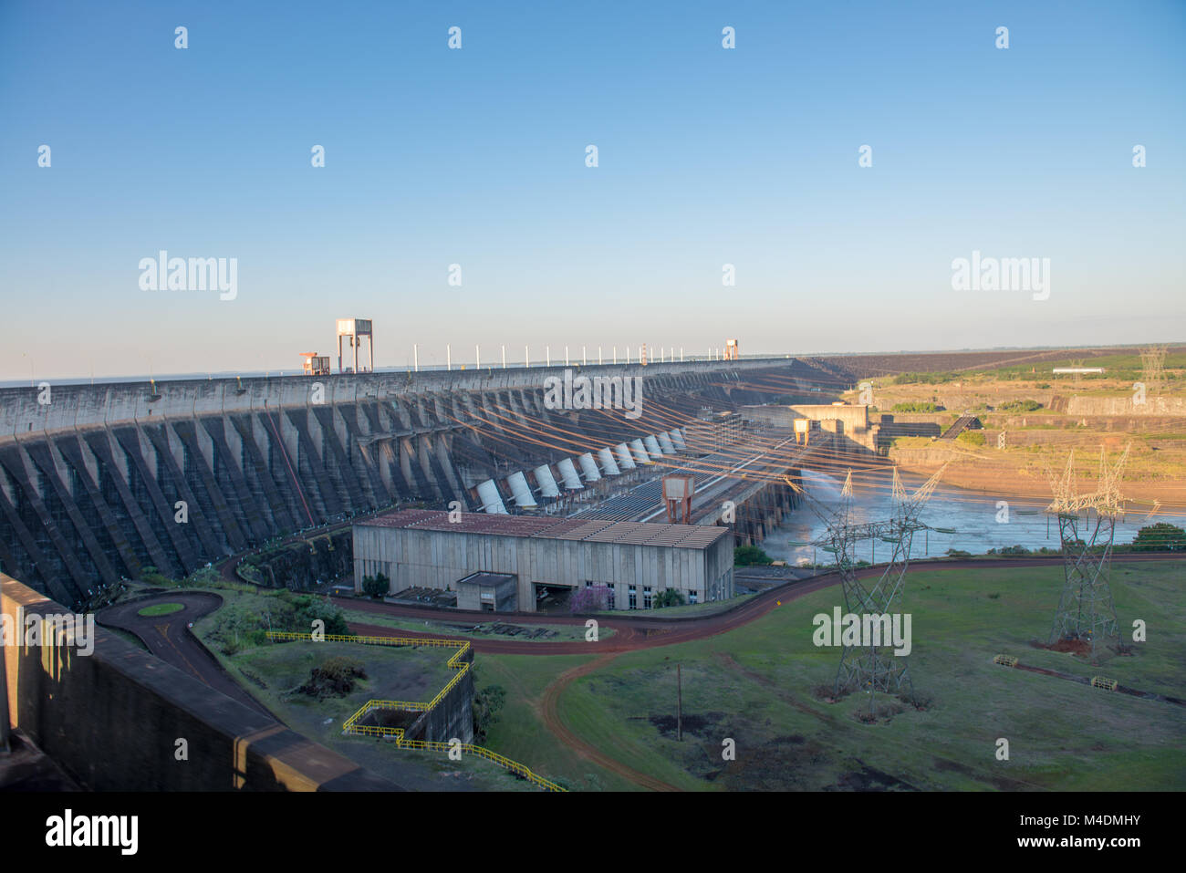 Vue du barrage d'Itaipu à Foz do Iguazu Banque D'Images