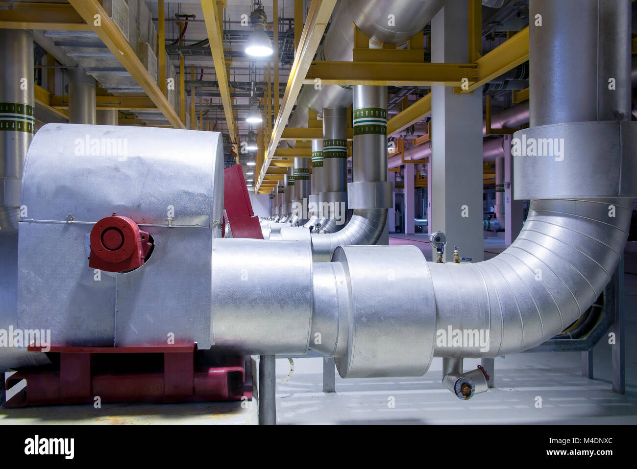 Usine de système de refroidissement de district Banque D'Images