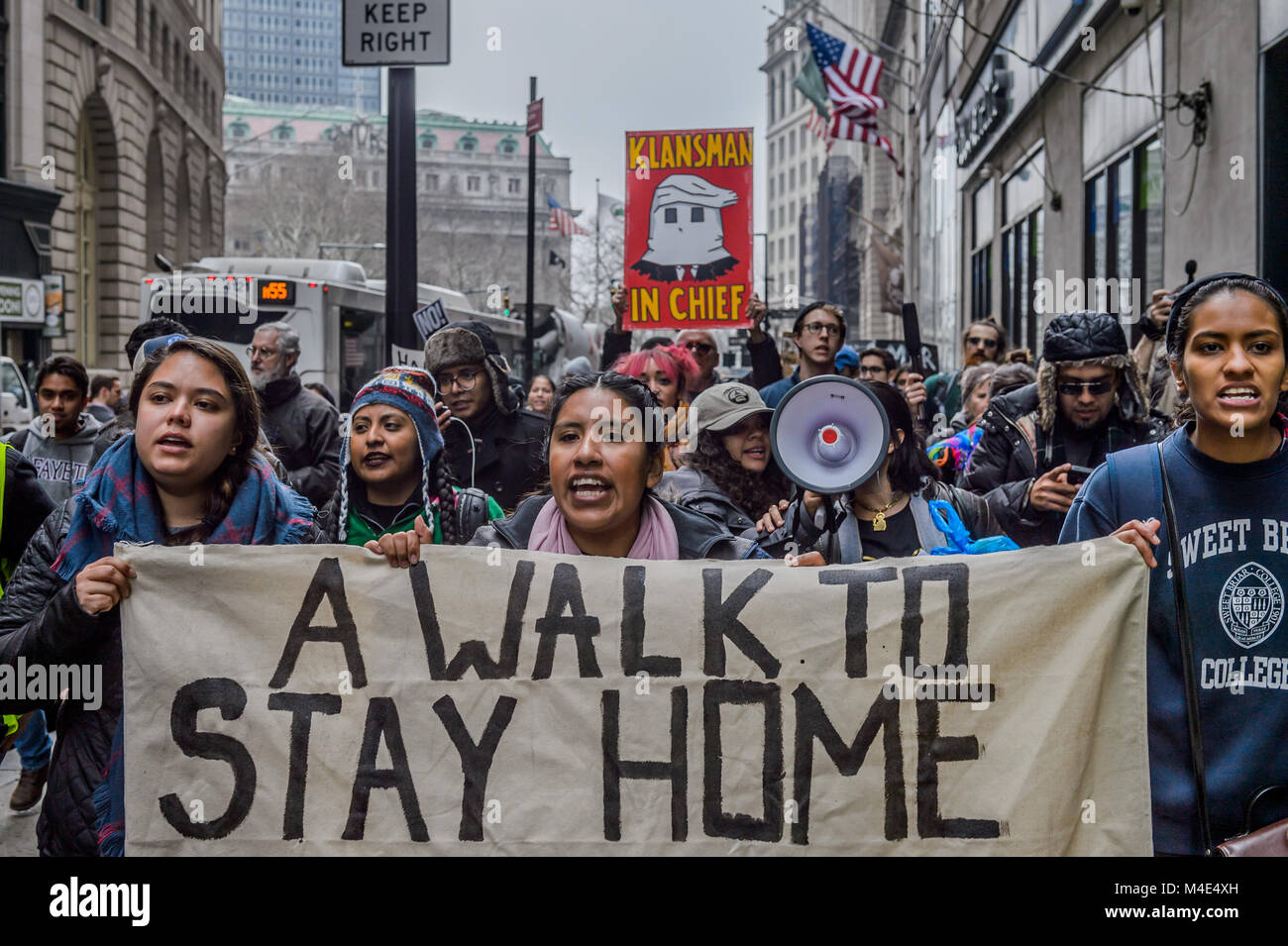 Barbara, DACA destinataire - Le 15 février 2018 ; 11 jeunes sans-papiers et les alliés ont commencé la marche à rester à la maison, à 15 jours de marche de New York City's Battery Park à Washington, DC's memorial Martin Luther King junior. Le 250-mile voyage a été organisé par le projet de semences avec l'appui de la campagne # OurDream pour attirer l'attention sur la nécessité d'une loi propre rêve que non seulement la protection permanente des subventions pour les jeunes sans-papiers mais ne nuit pas à 11 millions de personnes sans papiers vivant et travaillant aux États-Unis. (Photo par Erik McGregor/Pacific Press) Banque D'Images