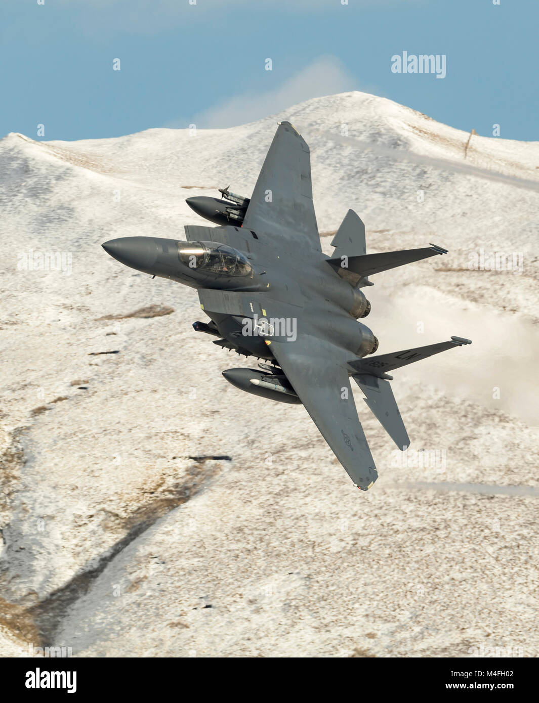 USAF F-15E Strike Eagle à partir de la 48e Escadre de chasse de formation de vol à basse altitude au Pays de Galles Banque D'Images