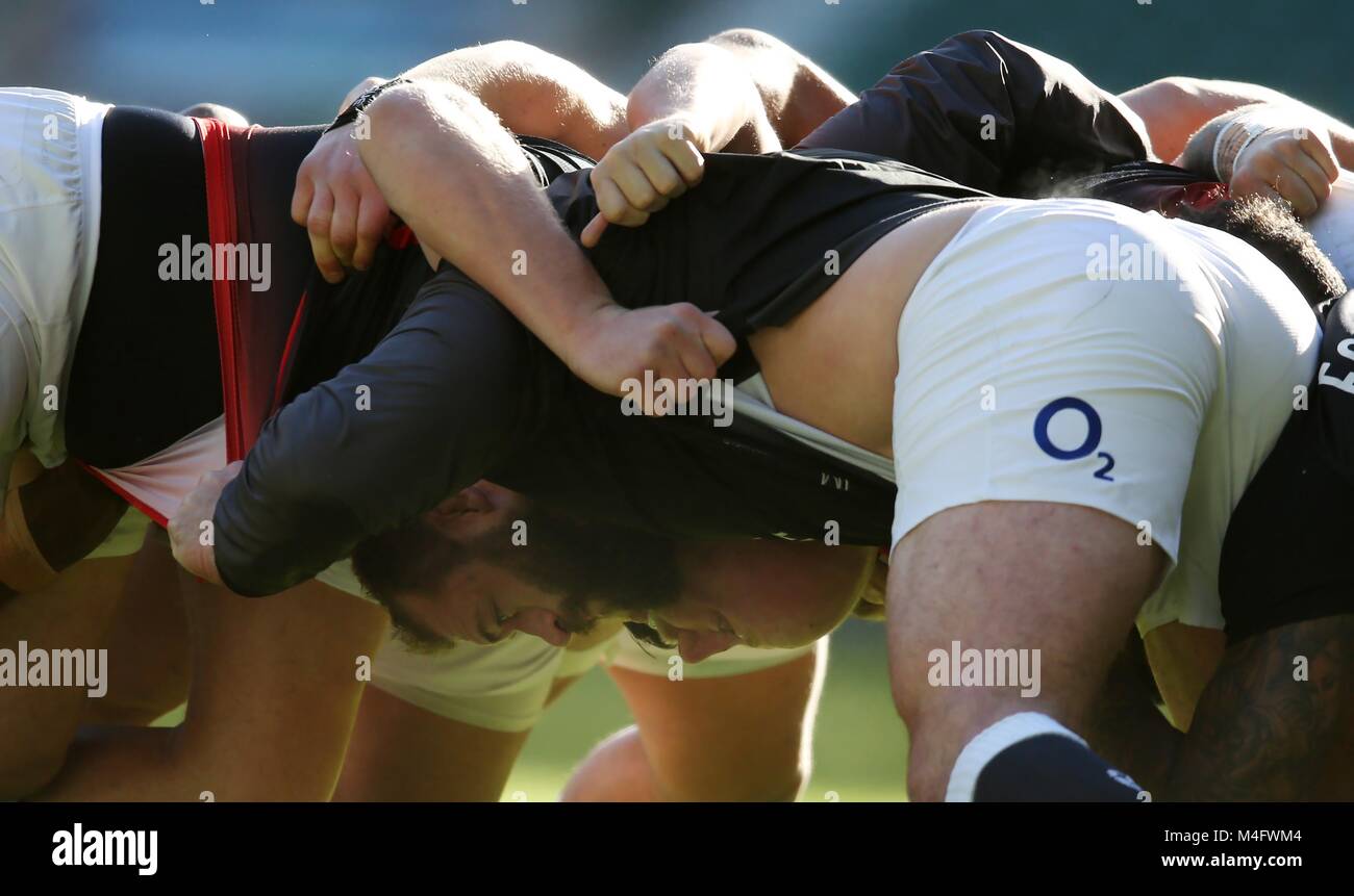 Twickenham, London, UK. 16 février 2018. Joe Marler et Dan Cole d'Angleterre lors d'une mêlée de rugby Angleterre Ouvrir Session de formation au stade de Twickenham. Credit:Paul Harding/Alamy Live News Banque D'Images