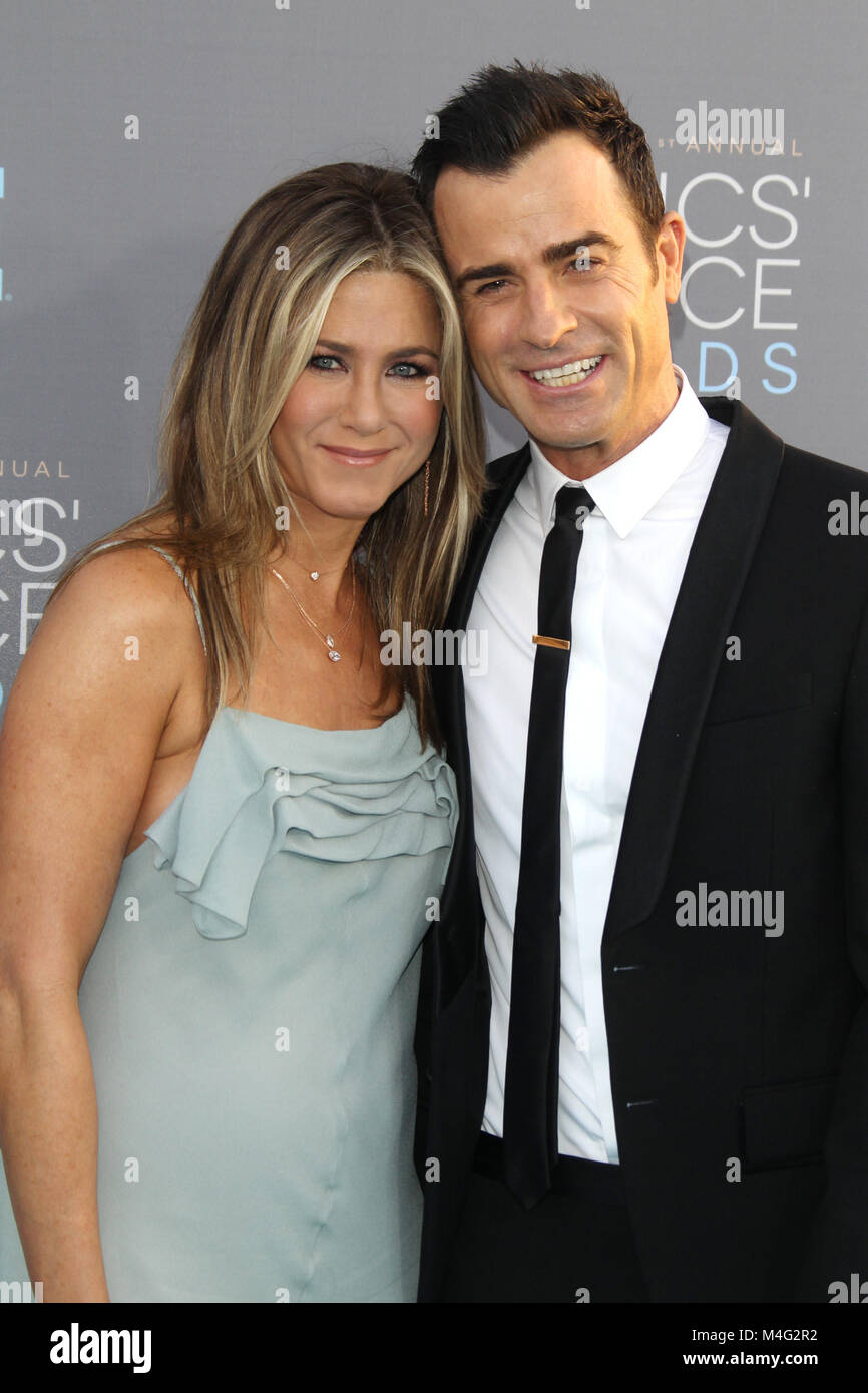 ***PHOTO*** ***Justin et Jennifer Call It Quits après deux ans et demi de mariage*** Santa Monica, CA - le 17 janvier : Jennifer Aniston et Justin Theroux à la 21e assemblée annuelle Critics' Choice Awards au Barker Hangar le 17 janvier 2016 à Santa Monica, en Californie. Credit : mpi28/MediaPunch Banque D'Images