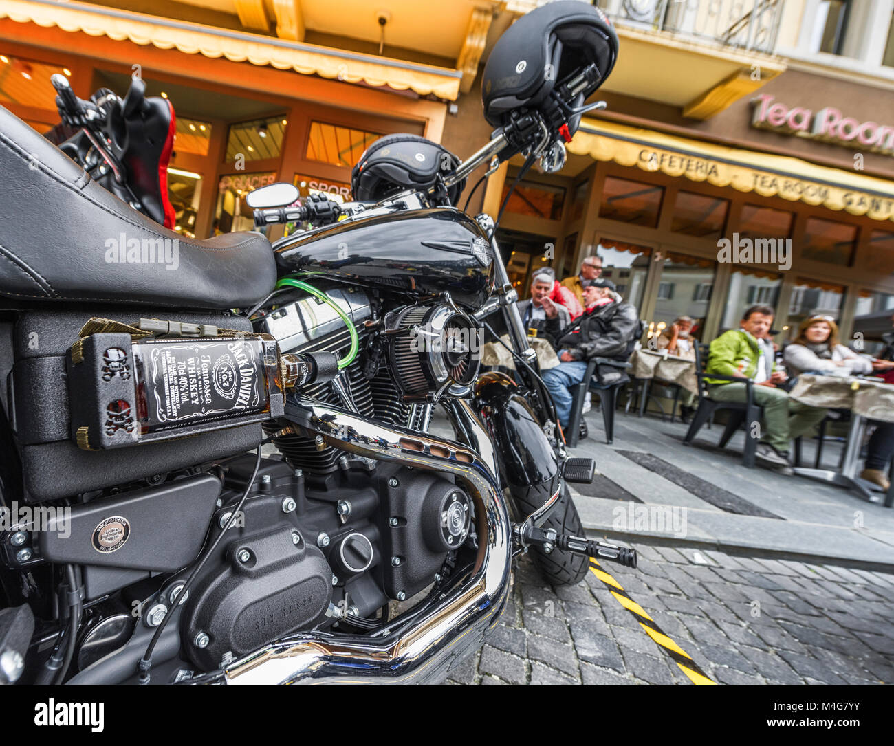 Les motards en réunion dans la ville de Brigue. La Suisse Banque D'Images