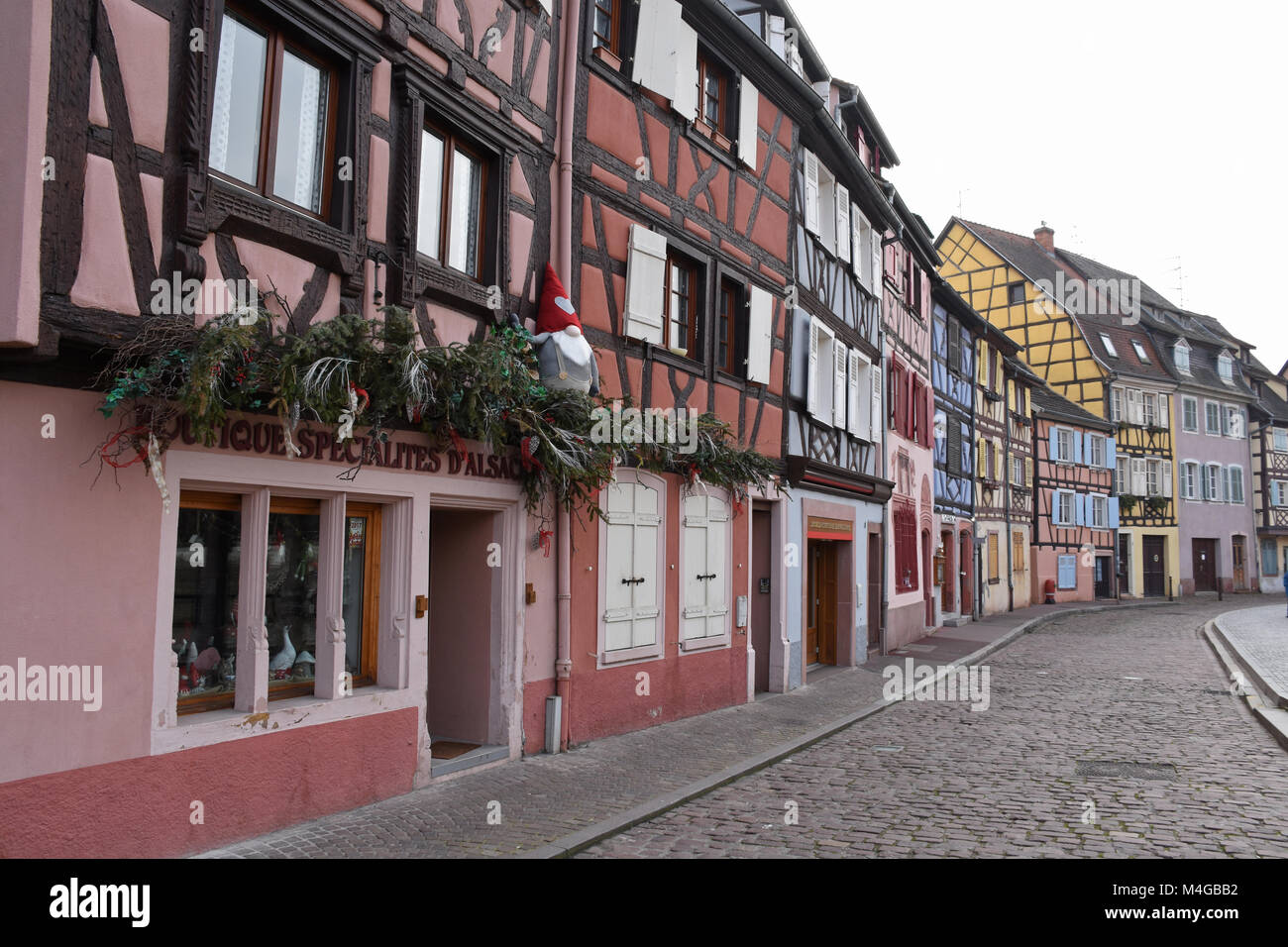 Décoration de Noël sur les maisons anciennes à Colmar, France Banque D'Images