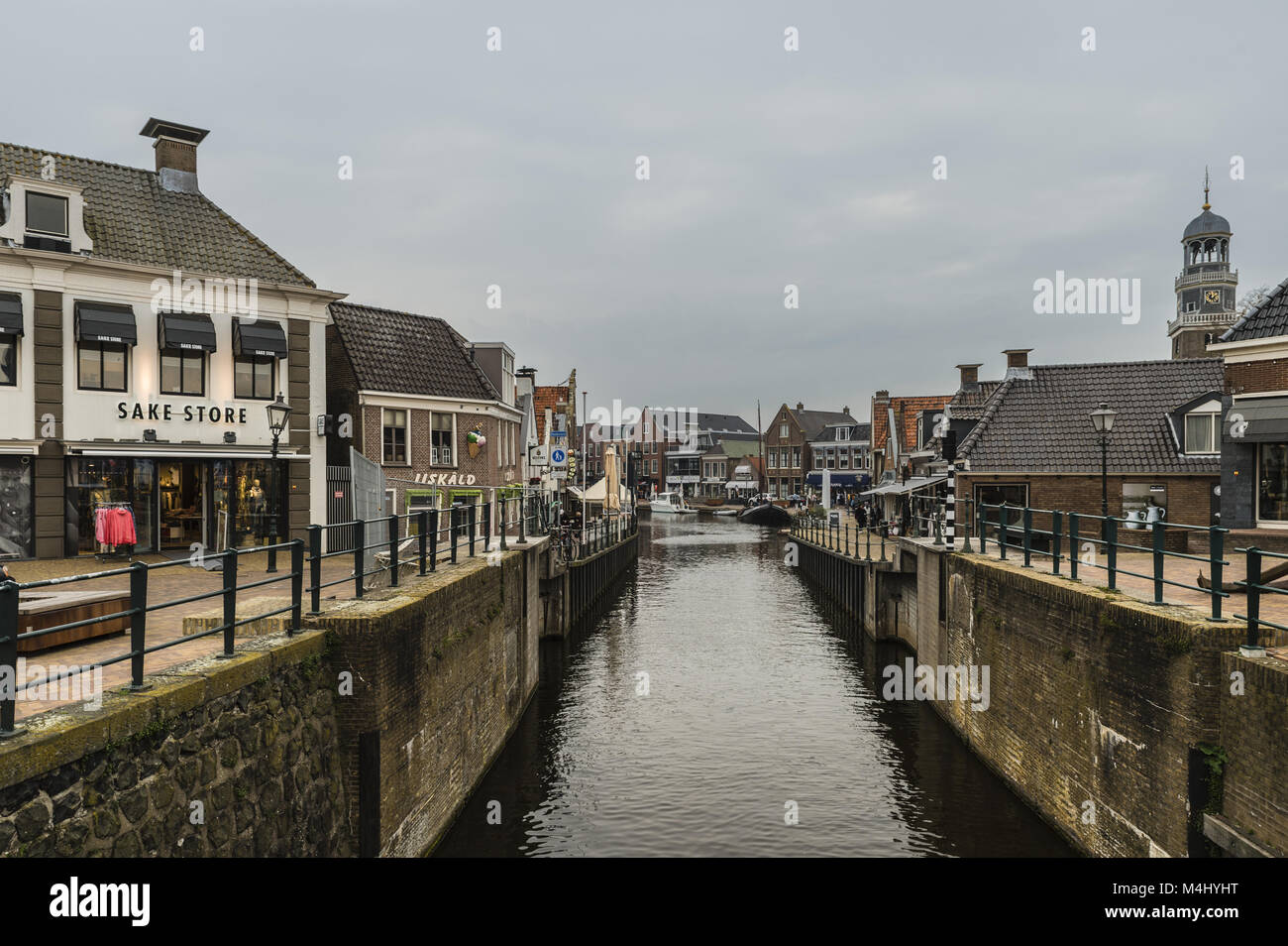 Canal étroit de l'intérieur du port au centre-ville. Banque D'Images