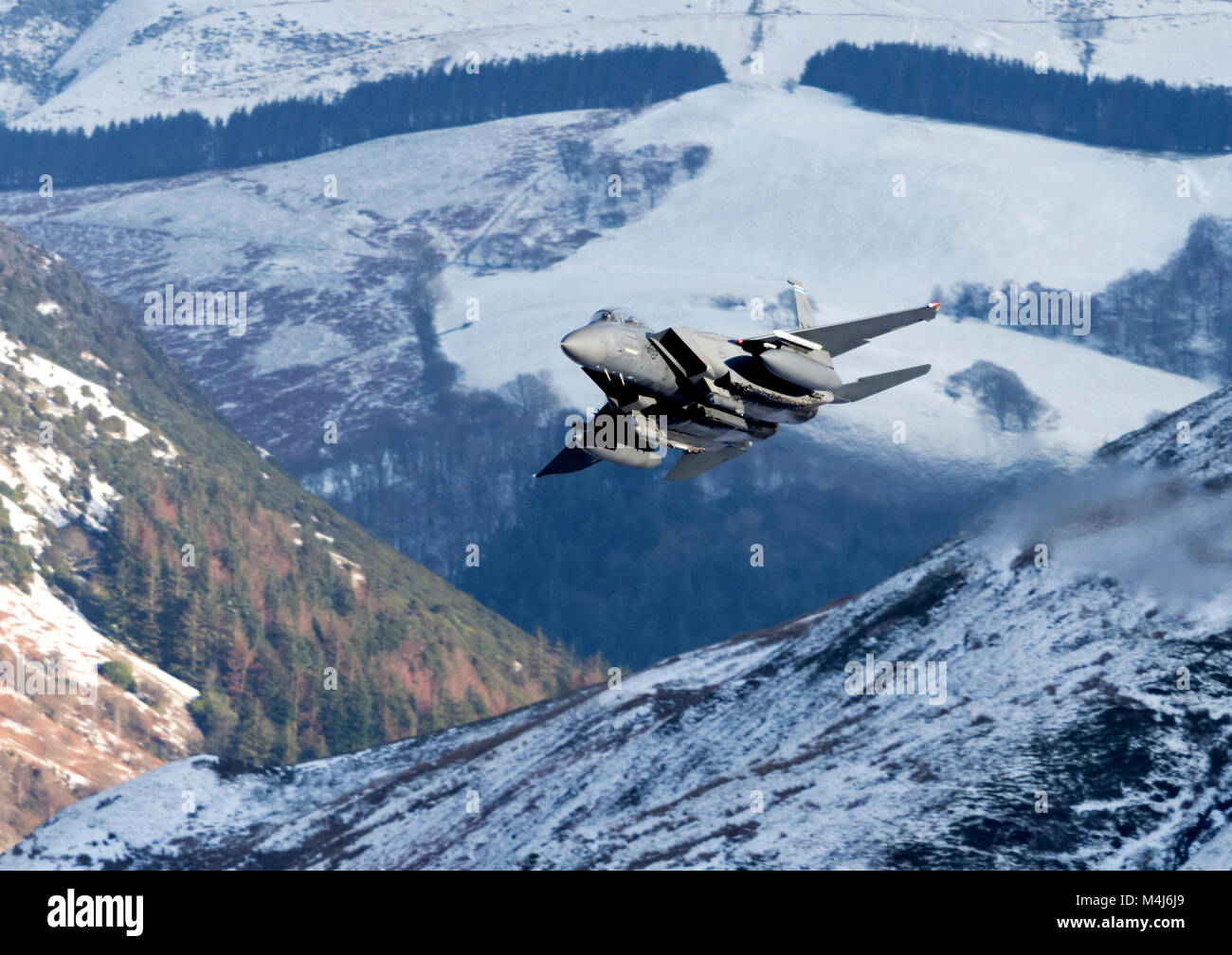 F-15 E Strike Eagle de formation de vol à basse altitude au Pays de Galles MCL7 (la boucle de Mach) Banque D'Images