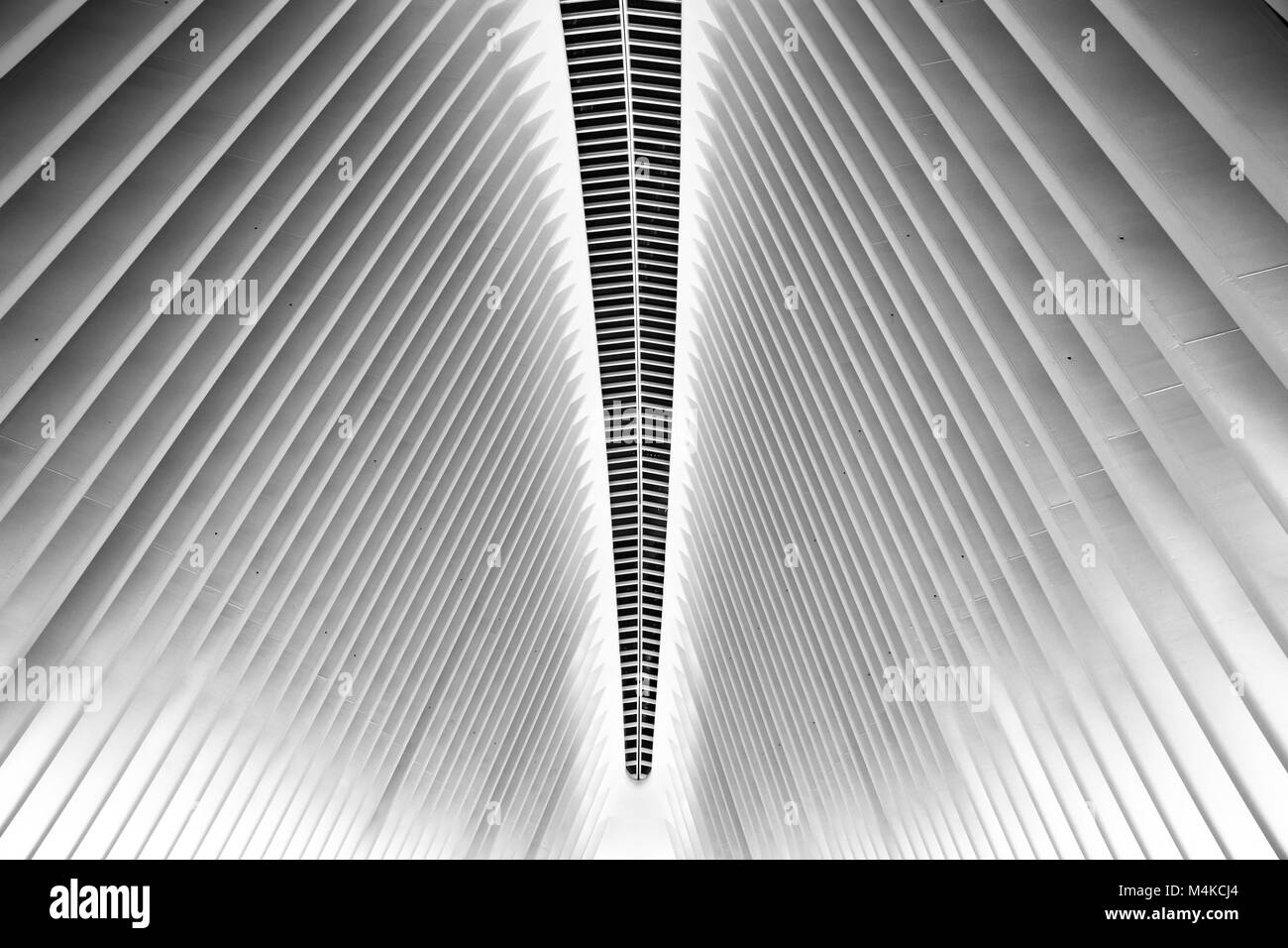 NEW YORK - 10 juin 2017 : vue de l'intérieur de l'Oculus au centre-ville de Manhattan. Banque D'Images