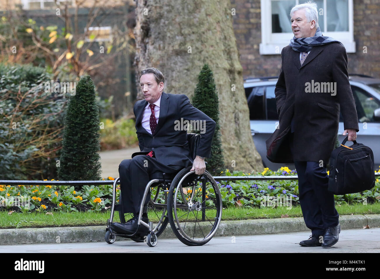 BBC correspondant sécurité Frank Gardner arrive à Downing Street avec : Frank Gardner Où : London, Royaume-Uni Quand : 17 Jan 2018 Credit : WENN.com Banque D'Images