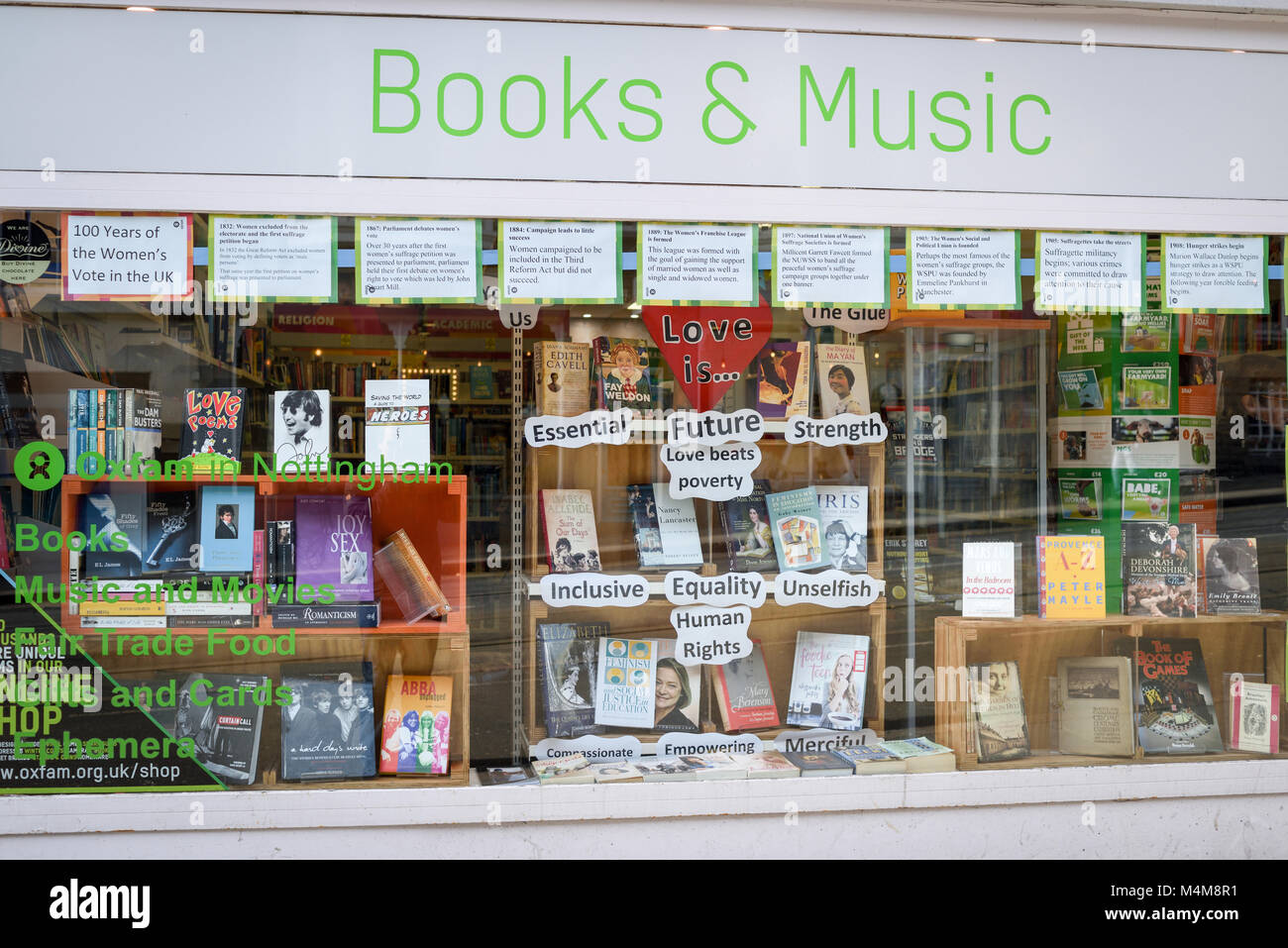 Magasin de charité Oxfam à Nottingham, Royaume-Uni. Banque D'Images