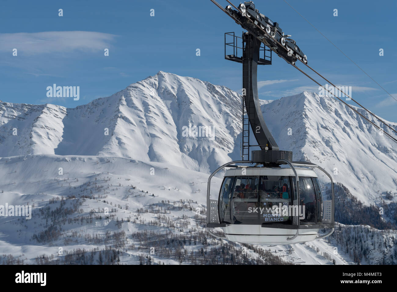 Le téléphérique (Skyway Monte Bianco) sur le versant italien du massif du Mont Blanc Banque D'Images
