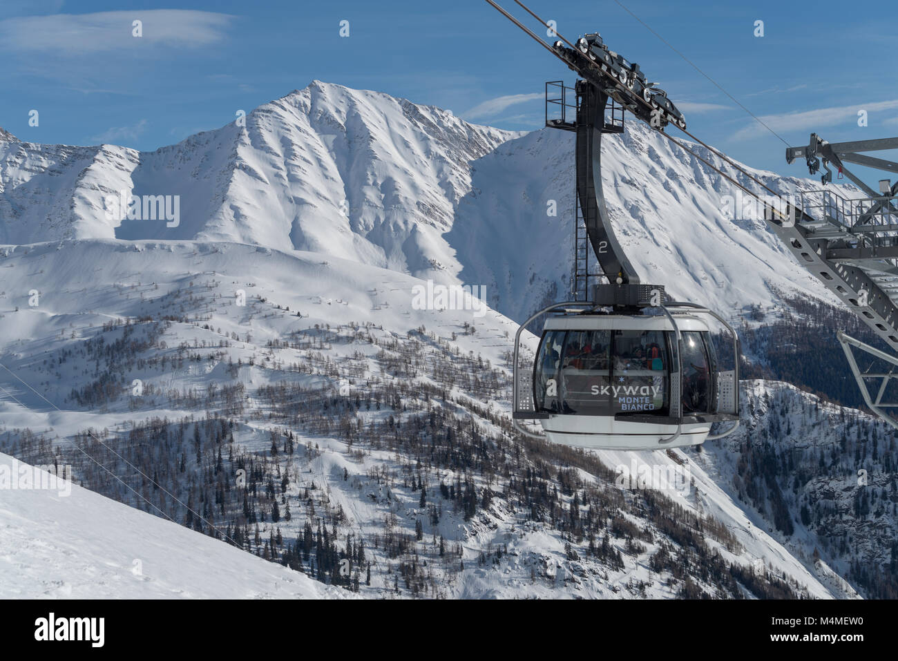 Le téléphérique (Skyway Monte Bianco) sur le versant italien du massif du Mont Blanc Banque D'Images