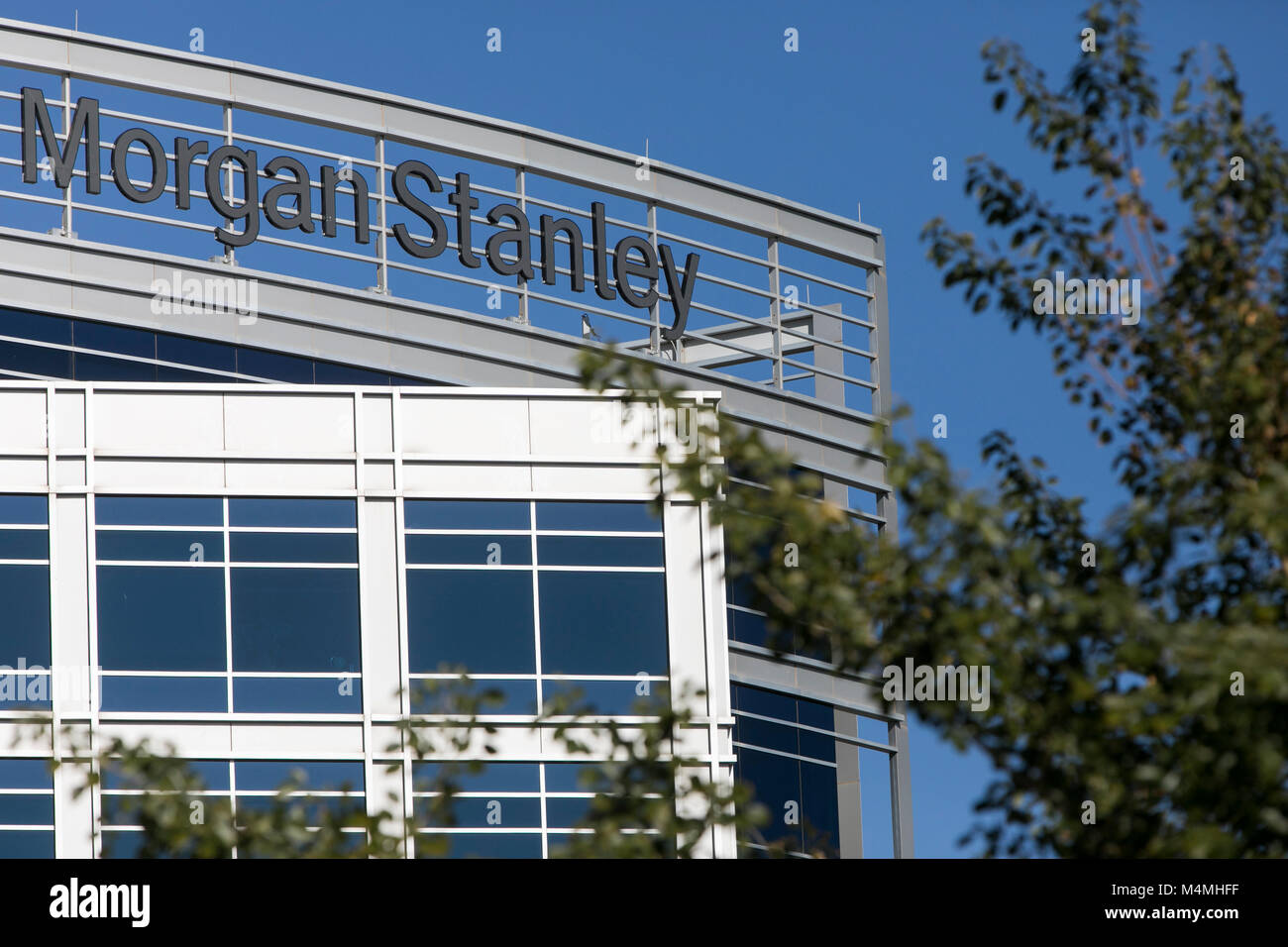 Un logo affiche à l'extérieur d'un établissement occupé par Morgan Stanley à Tempe, Arizona, le 3 février 2018. Banque D'Images