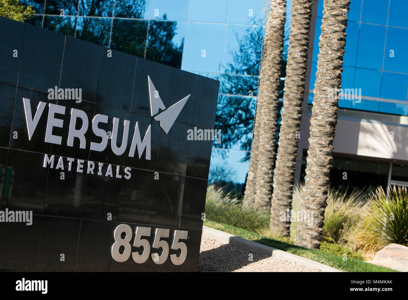 Un logo d'une enseigne à l'extérieur du siège de matériaux Versum à Tempe, Arizona, le 3 février 2018. Banque D'Images