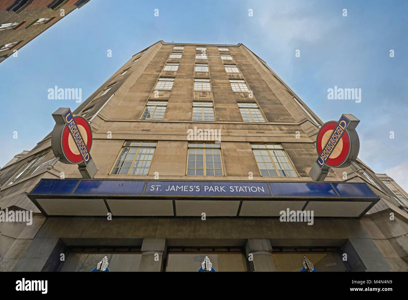 La station de métro St James Park Banque D'Images