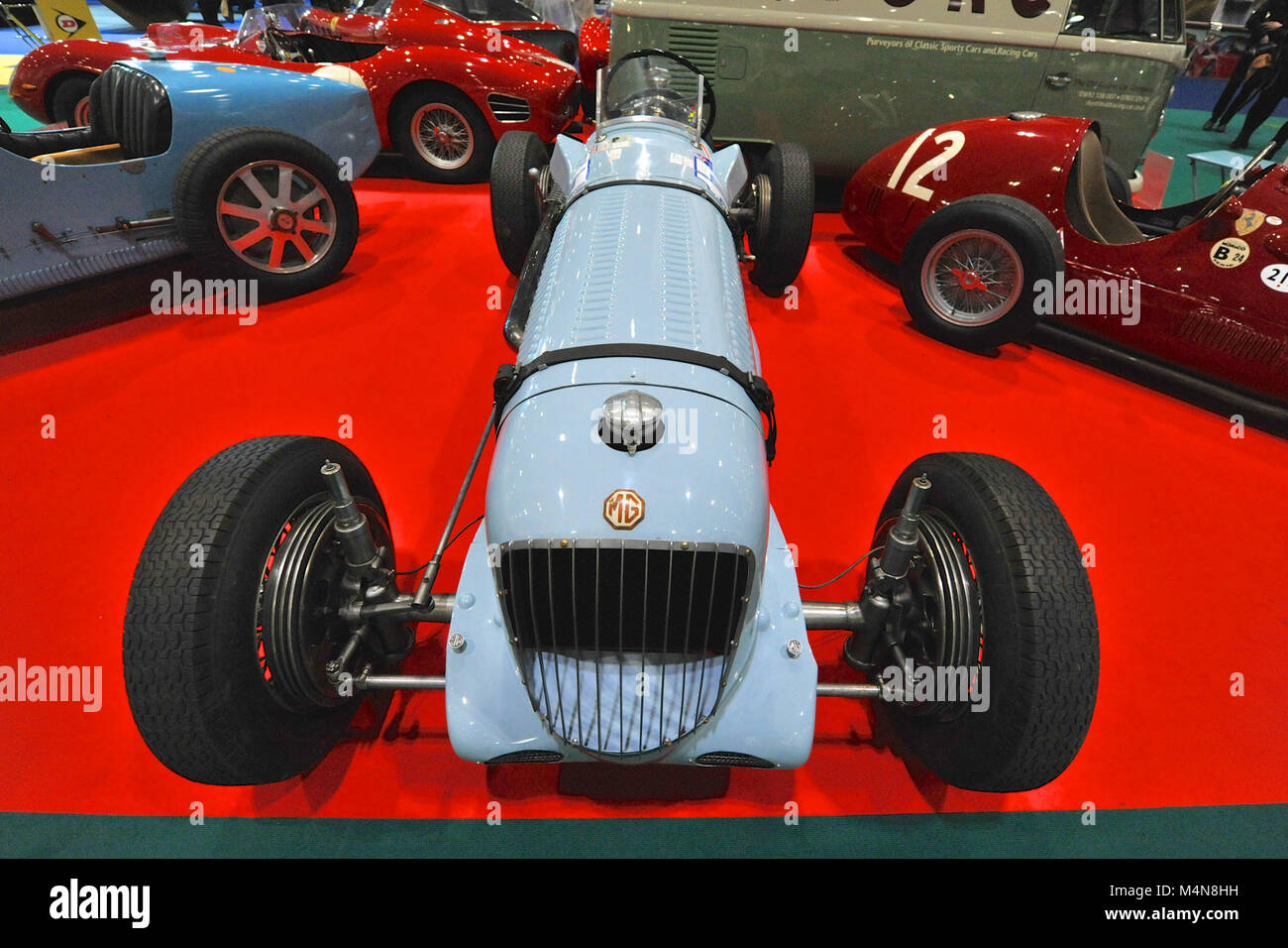 Londres, Royaume-Uni. 16 Février, 2018. Un 1933 MG K3 seul siège de voiture de course sur l'affichage à la London Classic Car Show qui aura lieu à l'ExCel London, Royaume-Uni. Plus de 700 des plus belles voitures classiques sont exposées à l'exposition allant de l'avant-guerre vintage tourers à un concept moderne de voitures. Crédit : Michael Preston/Alamy Live News Banque D'Images