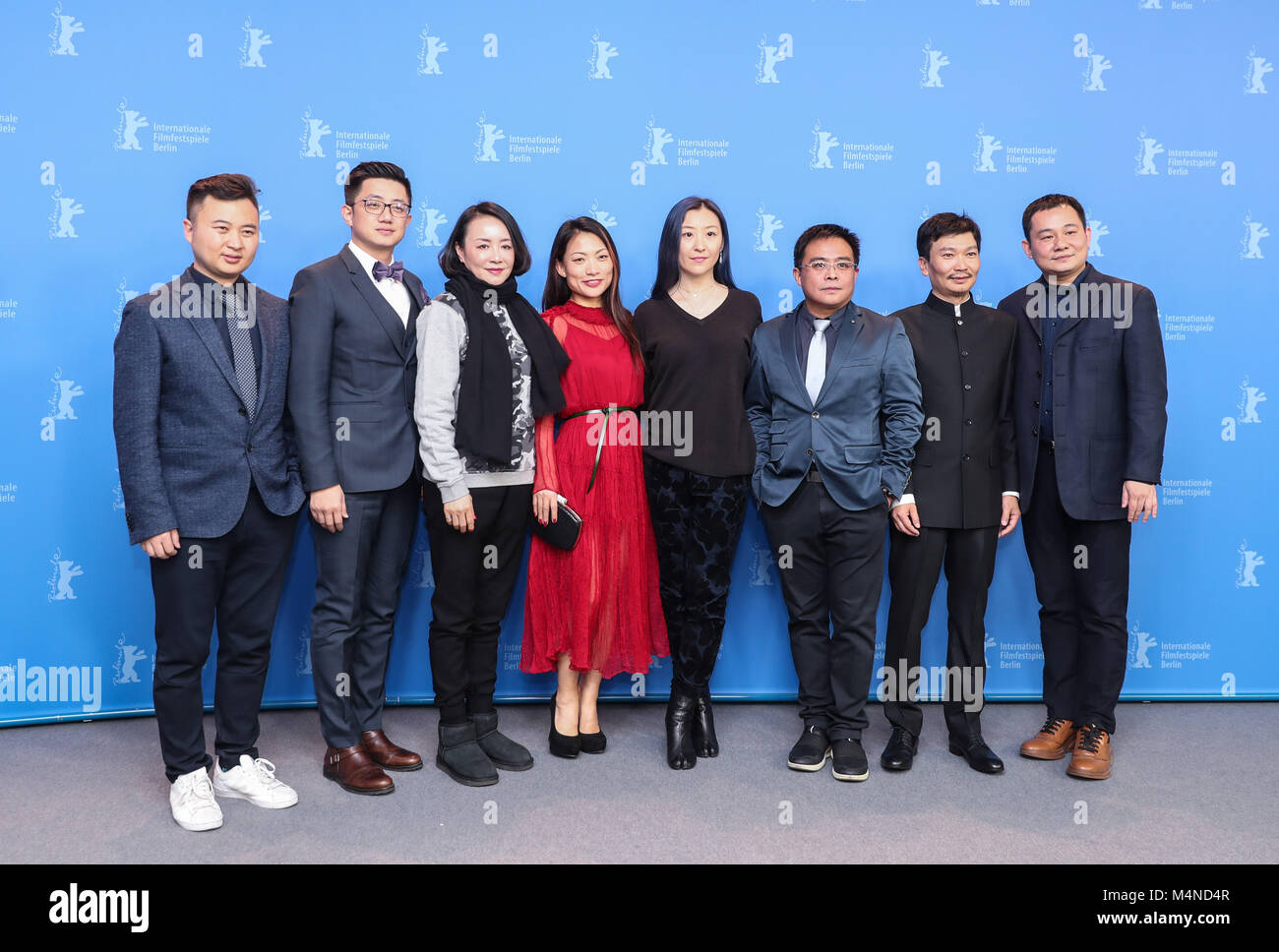 Berlin, Allemagne. 16 Février, 2018. Acteurs du film chinois "Filles toujours heureux de poser pour des photos au cours de la 68e édition du Festival International du Film de Berlin, à Berlin, capitale de l'Allemagne, le 16 février 2018. 'Les filles toujours heureux", un film de femme chinoise qui dépeint la relation mère-fille, créée le vendredi à la 68e Berlinale. Credit : Shan Yuqi/Xinhua/Alamy Live News Banque D'Images