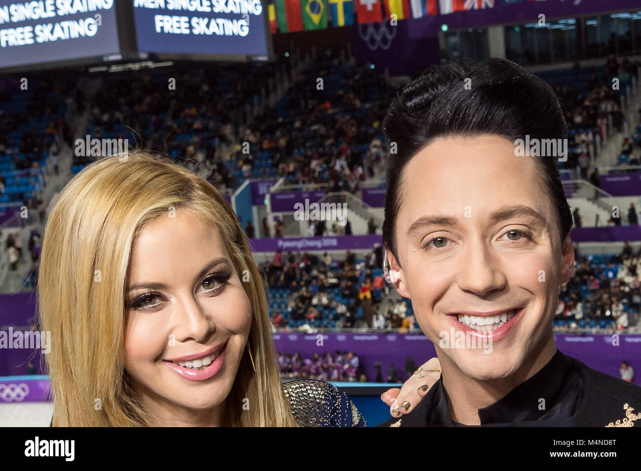 Gangneung, Corée du Sud. Feb 17, 2018. Commentateur de la télévision américaine Tara LIPINSKI, 1998 champion olympique et champion du monde 1997 (L), et Johnny Weir durant la longue de patinage artistique de l'événement Programme 2018 Jeux Olympiques d'hiver à la patinoire à Gangneung Gangneung, Corée du Sud, 17 février 2018. Crédit : Peter Kneffel/dpa/Alamy Live News Banque D'Images