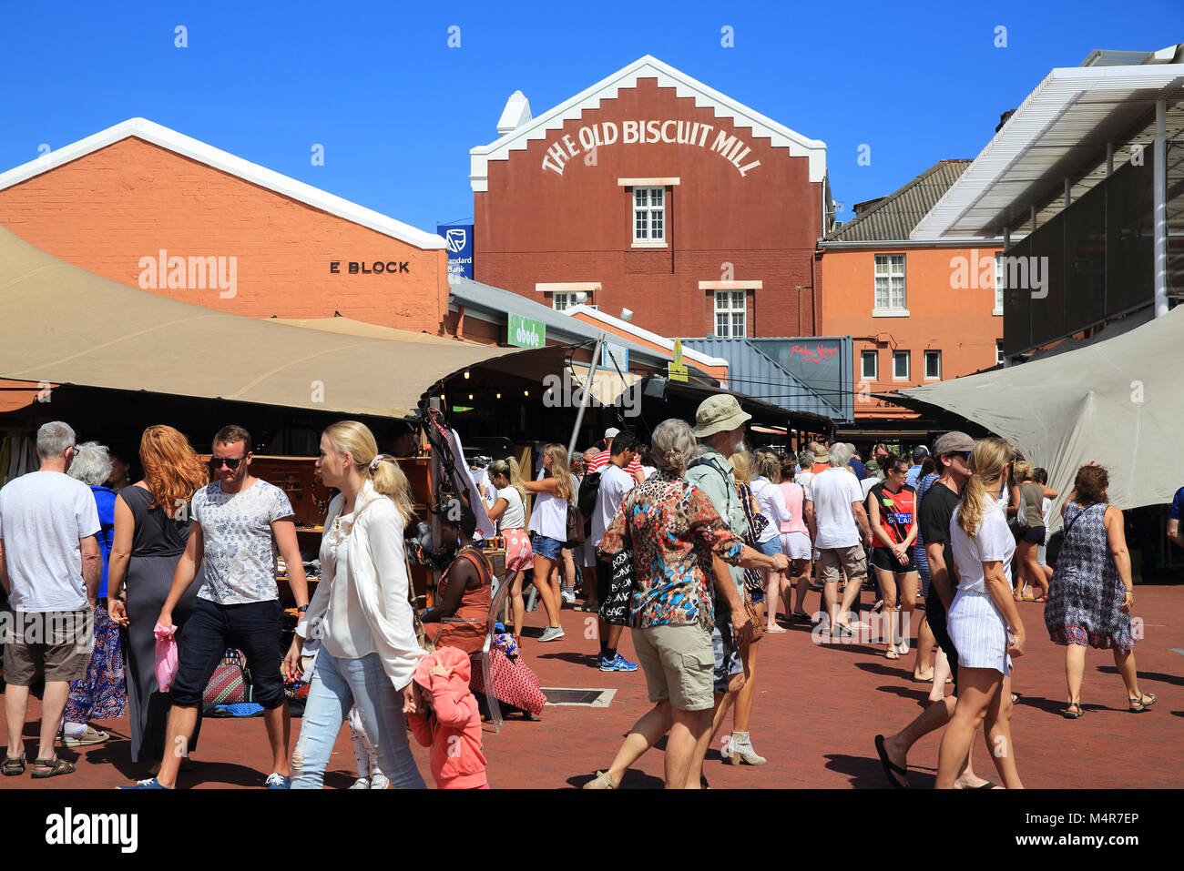 L'ancienne usine de biscuits, au cœur du quartier branché de Woodstock, avec des boutiques et des marchés d'alimentation dans un cadre de style industriel unique, à Cape Town, SA Banque D'Images