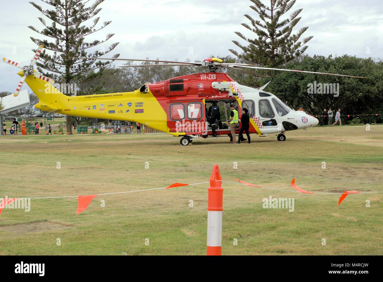 Les membres du Service d'urgence de l'Etat , OU SES à Coffs Harbour, Australie Banque D'Images