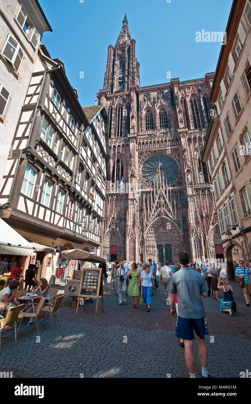 Vue depuis Kraemer alley à la cathédrale de Strasbourg, monument de Strasbourg, Alsace, Bas-Rhin, France, Europe Banque D'Images