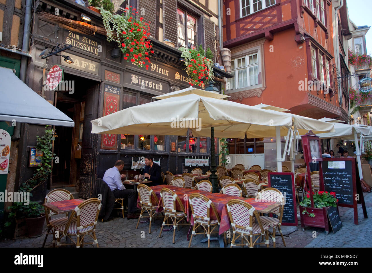 Strasbourg dining restaurant Banque de photographies et d'images à haute  résolution - Alamy