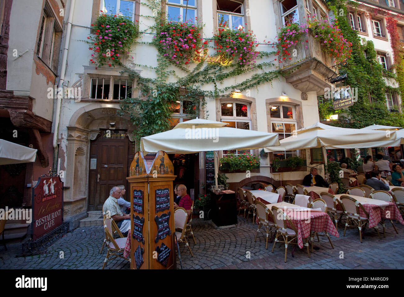 Restaurant de la place de la cathédrale, Strasbourg, Alsace, Bas-Rhin,  France, Europe Photo Stock - Alamy