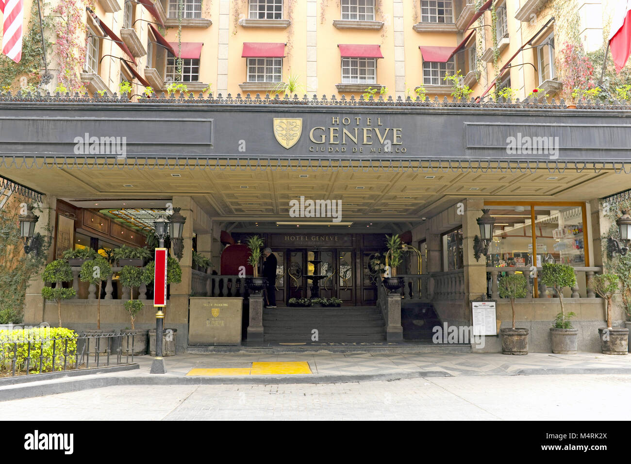 L'Hotel Geneve est un classique hôtel légendaire dans la Zona Rosa (zone rose) de la ville de Mexico, Mexique. Banque D'Images