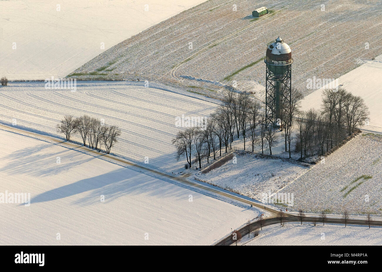 Vue aérienne, château d'eau historique Lanstroper oeuf dans la neige, monument, Dortmund, Ruhr, Rhénanie du Nord-Westphalie, Allemagne, Europe, Dortmund, Ruhr, Banque D'Images