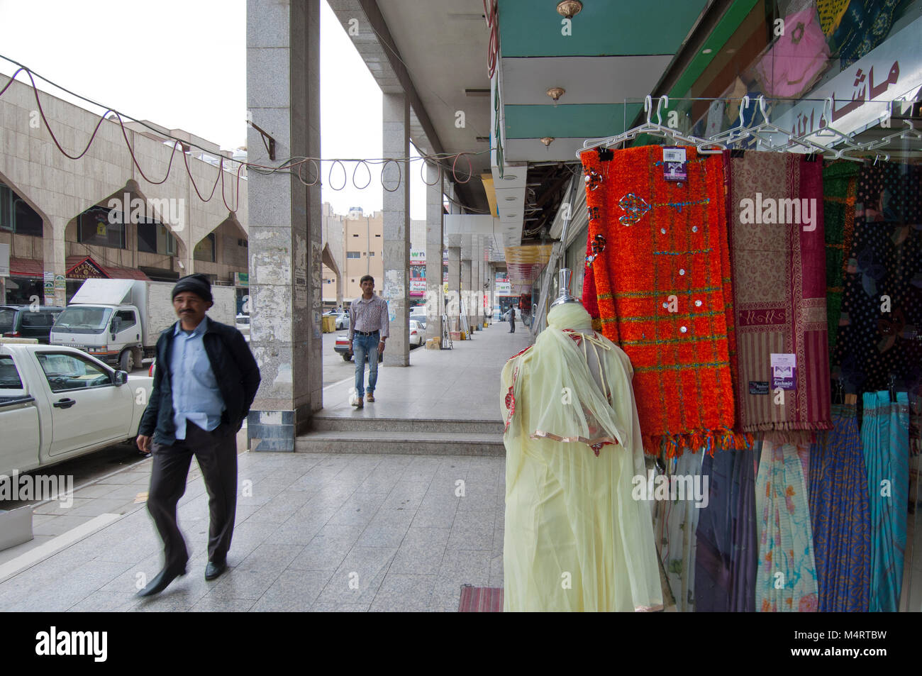 Boutiques et Shoppers dans vieille 'ville',Batha Riyadh Arabie Saoudite