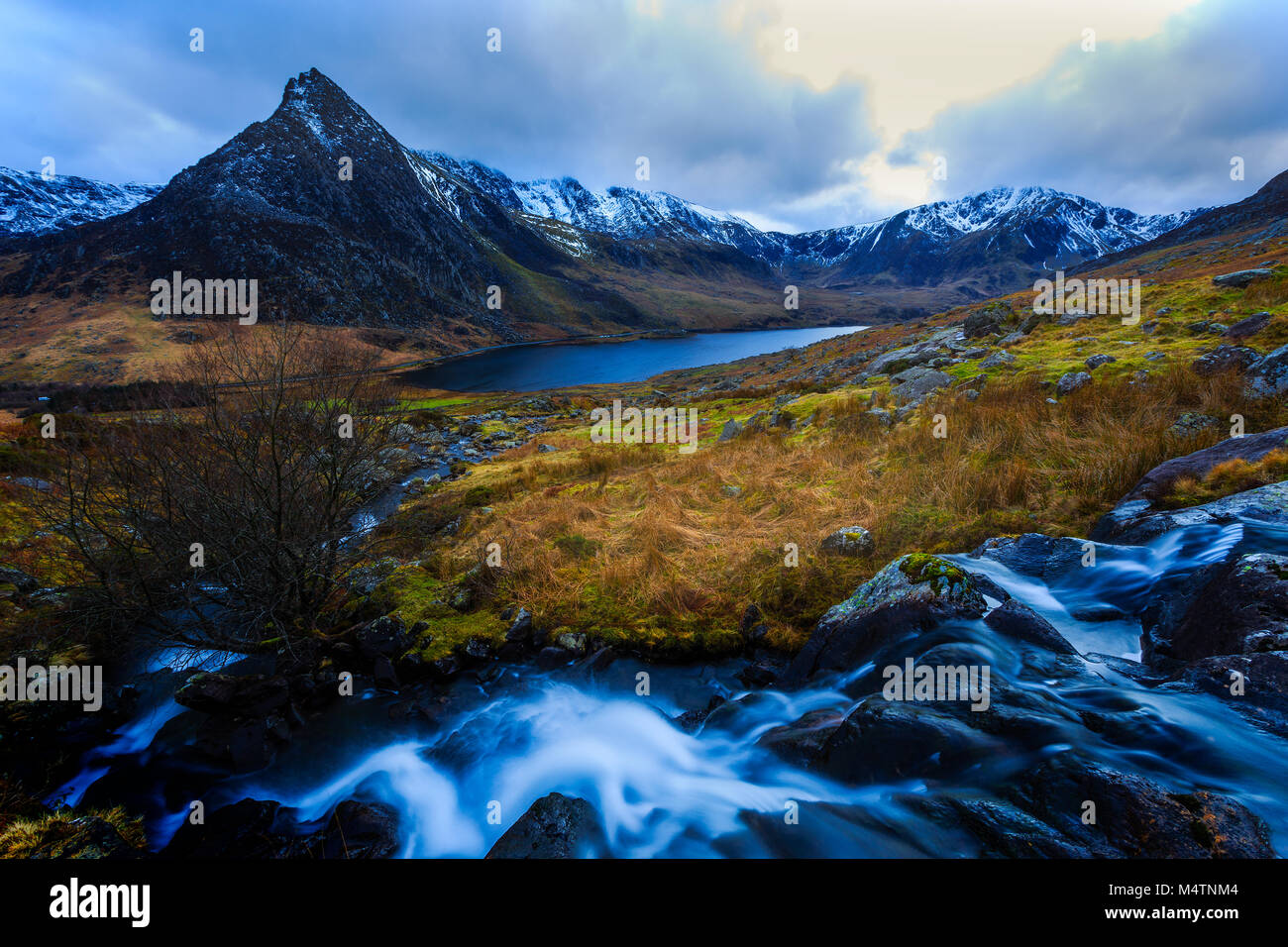 Tryfan scène d'hiver. Ogwen Valley Wales UK Banque D'Images