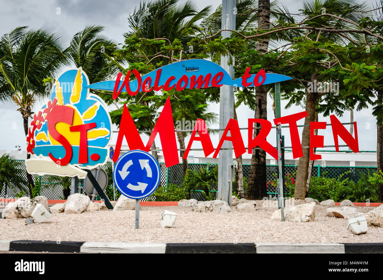 Signe coloré accueille les visiteurs à Saint Martin, aka Saint-martin dans les Antilles. Banque D'Images