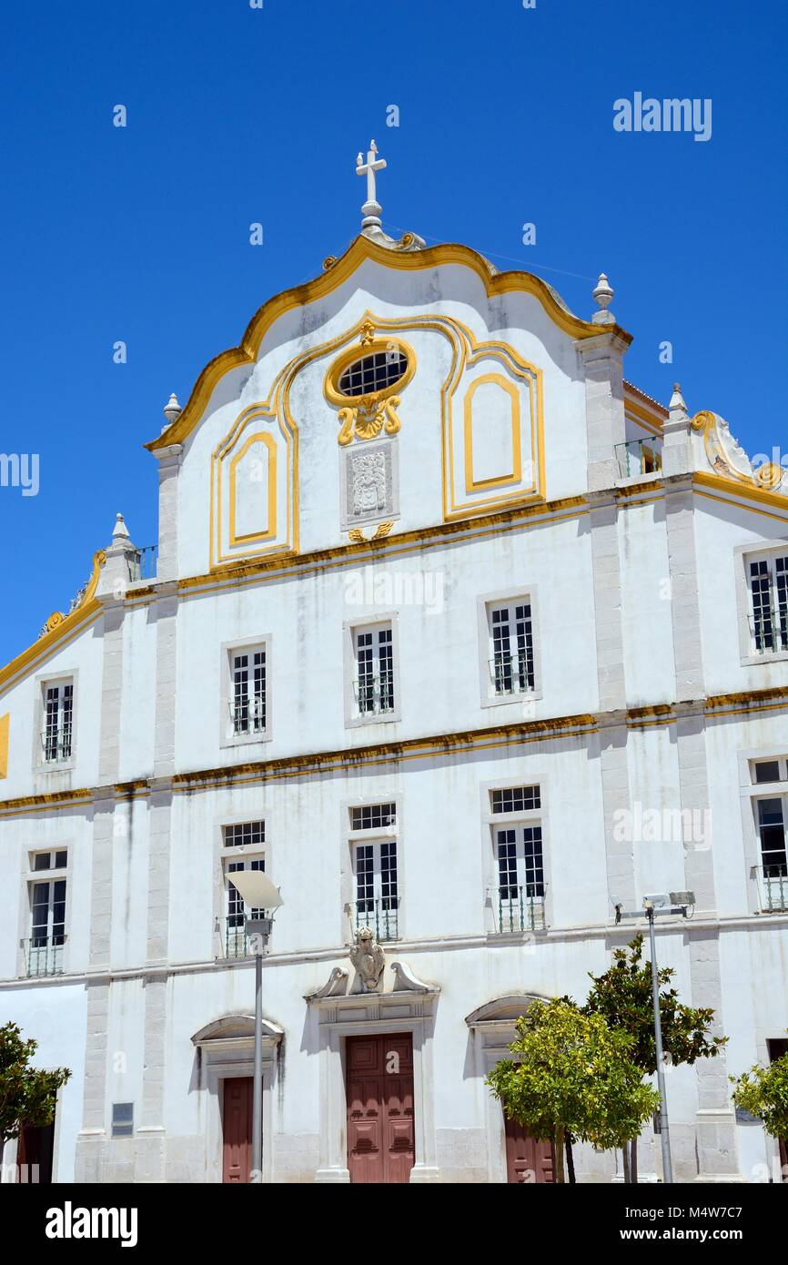 Église de l'ordre (Igreja do Colegio) en place République, Portimao, Algarve, Portugal, Europe. Banque D'Images