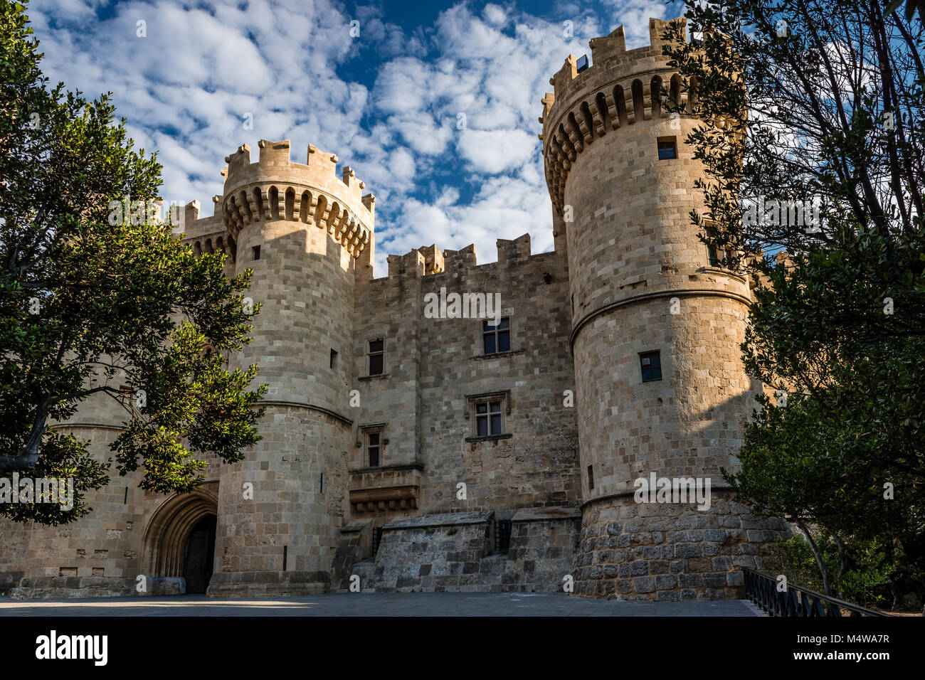 Le Palais du Grand Maître des Chevaliers de Rhodes alias le Castello, est un château médiéval dans la région de Rhodes, en Grèce. Banque D'Images