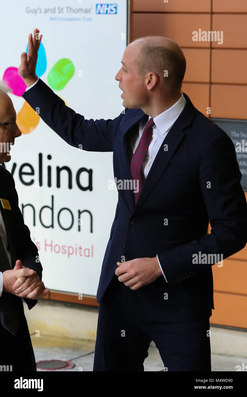 Le duc de Cambridge arrive à l'Evelina Children's Hospital pour célébrer le lancement national de l'étape en santé", un programme pour aider les anciens combattants et les femmes à trouver un emploi dans le cadre du NHS. Avec : Prince William duc de Cambridge où : London, Royaume-Uni Quand : 18 Jan 2018 Credit : WENN.com Banque D'Images