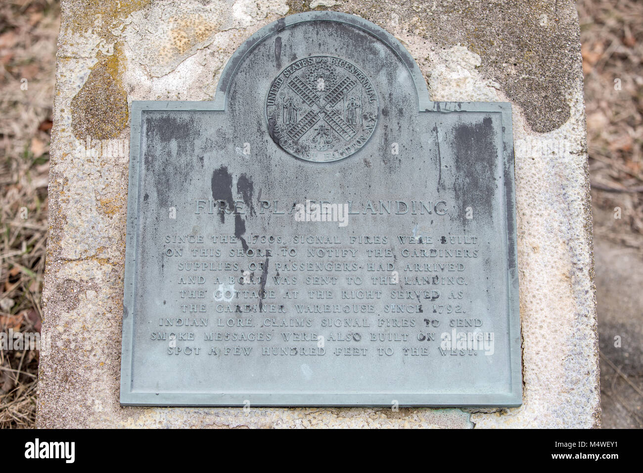 Lieu historique marqué par un marqueur à l'endroit du feu l'atterrissage à East Hampton, ny Banque D'Images
