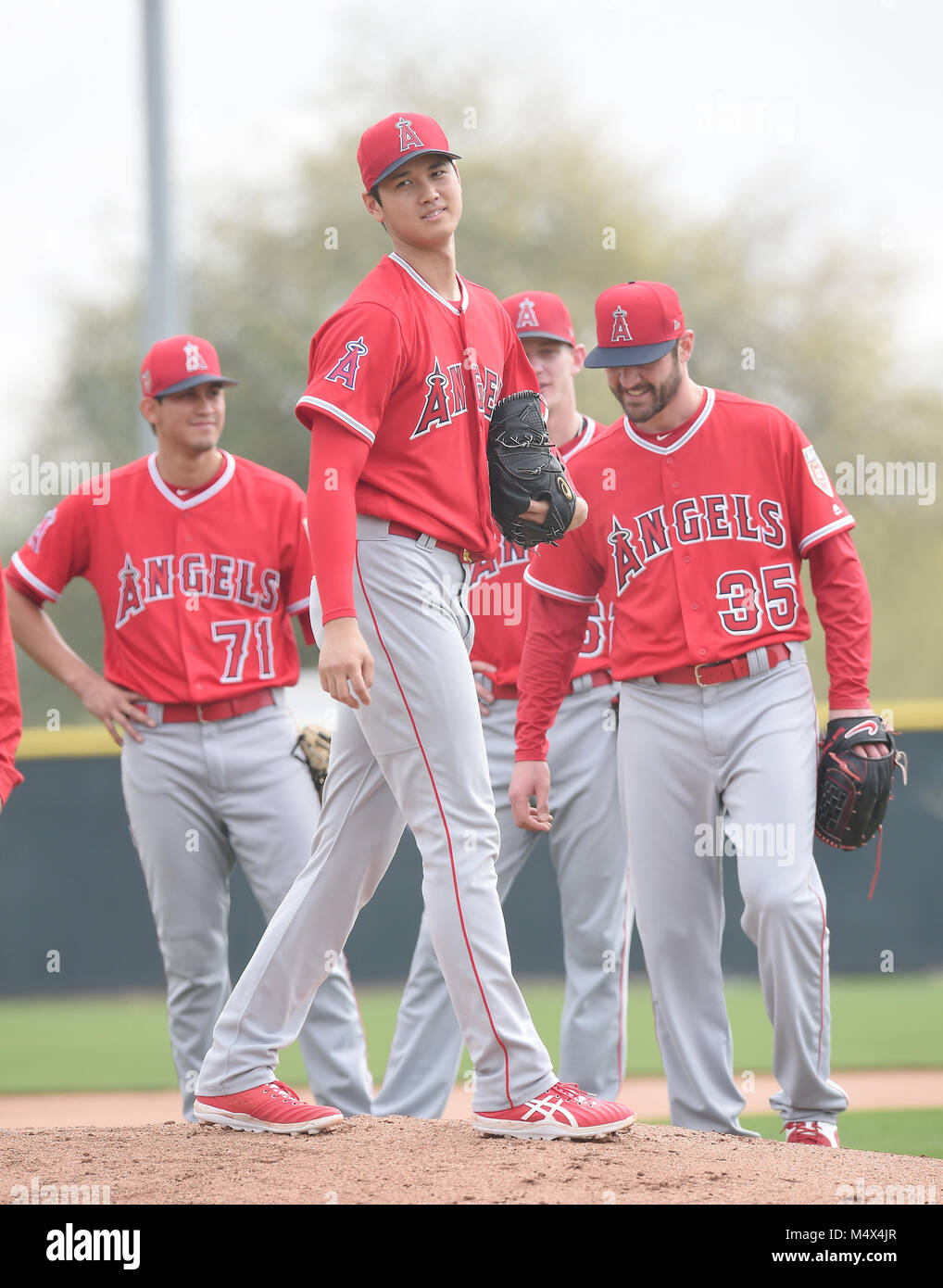 Tempe, Arizona, USA. Feb 15, 2018. Shohei Ohtani (anges) MLB : Los Angeles Angels camp de base-ball d'entraînement du printemps à Tempe Diablo Stadium à Tempe, Arizona, United States . Credit : AFLO/Alamy Live News Banque D'Images