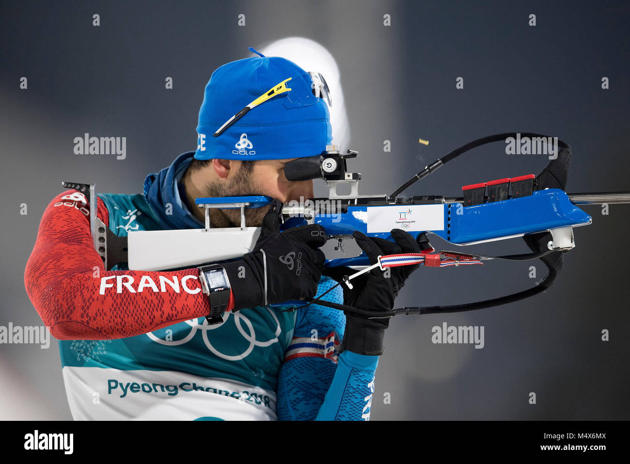 Martin Fourcade (FRA) suis Schiessstand, Schiessen stehend Aktion ;, le Biathlon - 15 km départ groupé, 15 km Massenstart der Maenner am 18.02.2018. Olympische Winterspiele 2018, vom 09.02. - 25.02.2018 à PyeongChang/ Suedkorea. Dans le monde d'utilisation | Banque D'Images