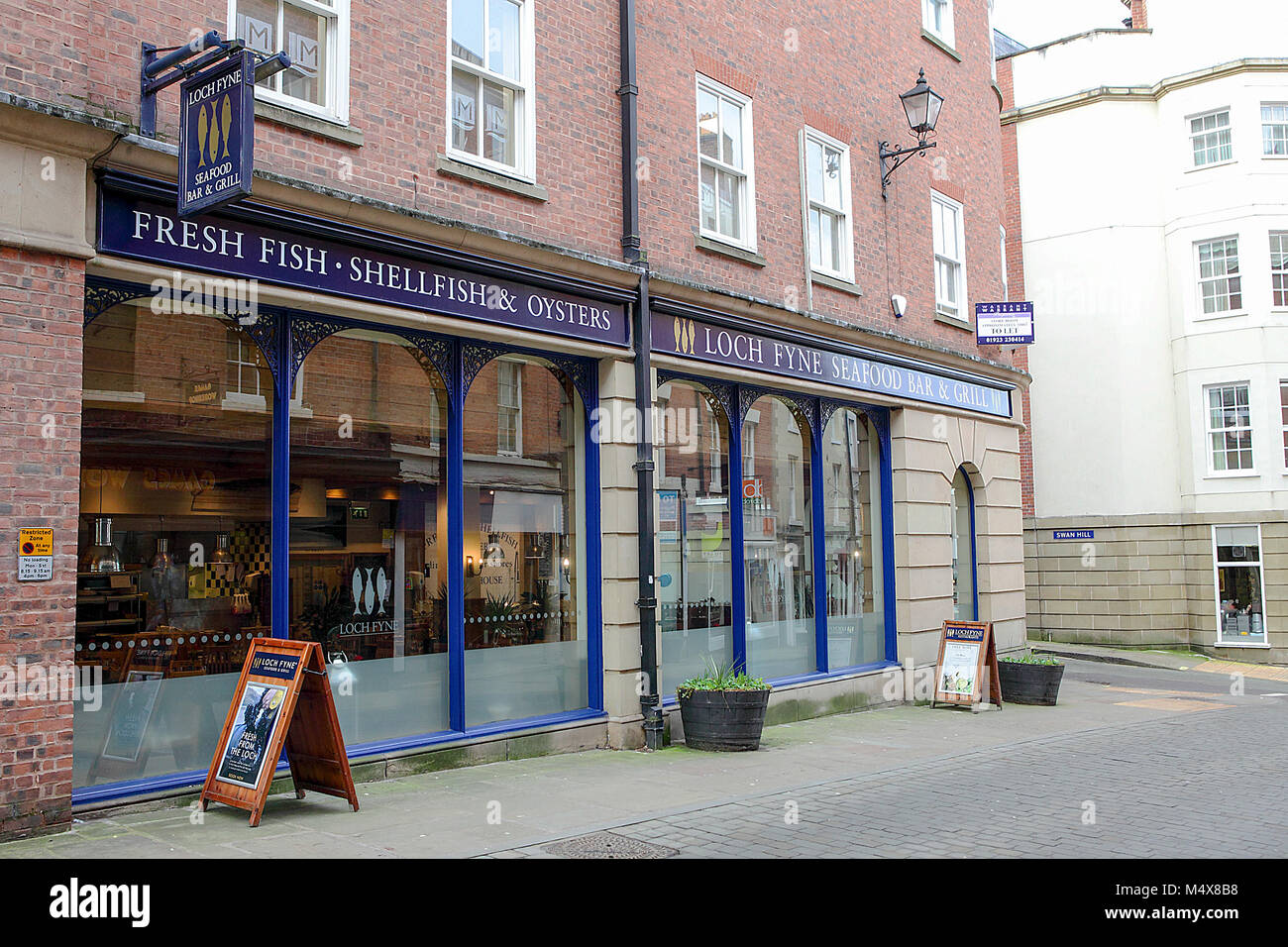 L'un d'un ensemble de (28) des images sur ce tournage de high street marques populaires et devantures des locaux commerciaux. Le Loch Fyne Seafood and Grill Restaurant. Banque D'Images