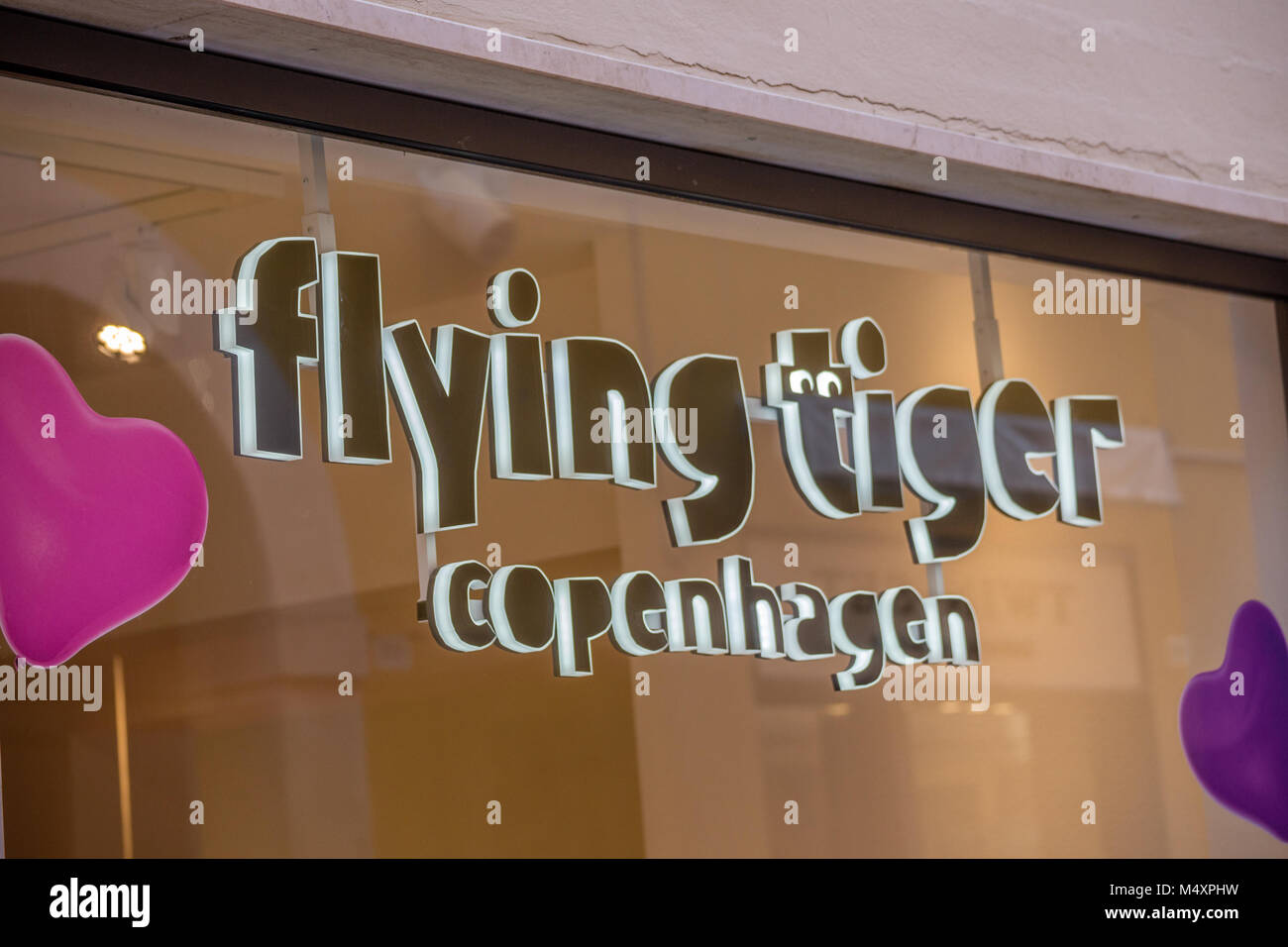 RAVENNA, ITALIE - février 15, 2018 : Flying Tiger Copenhague a ouvert la première boutique à Ravenne Banque D'Images