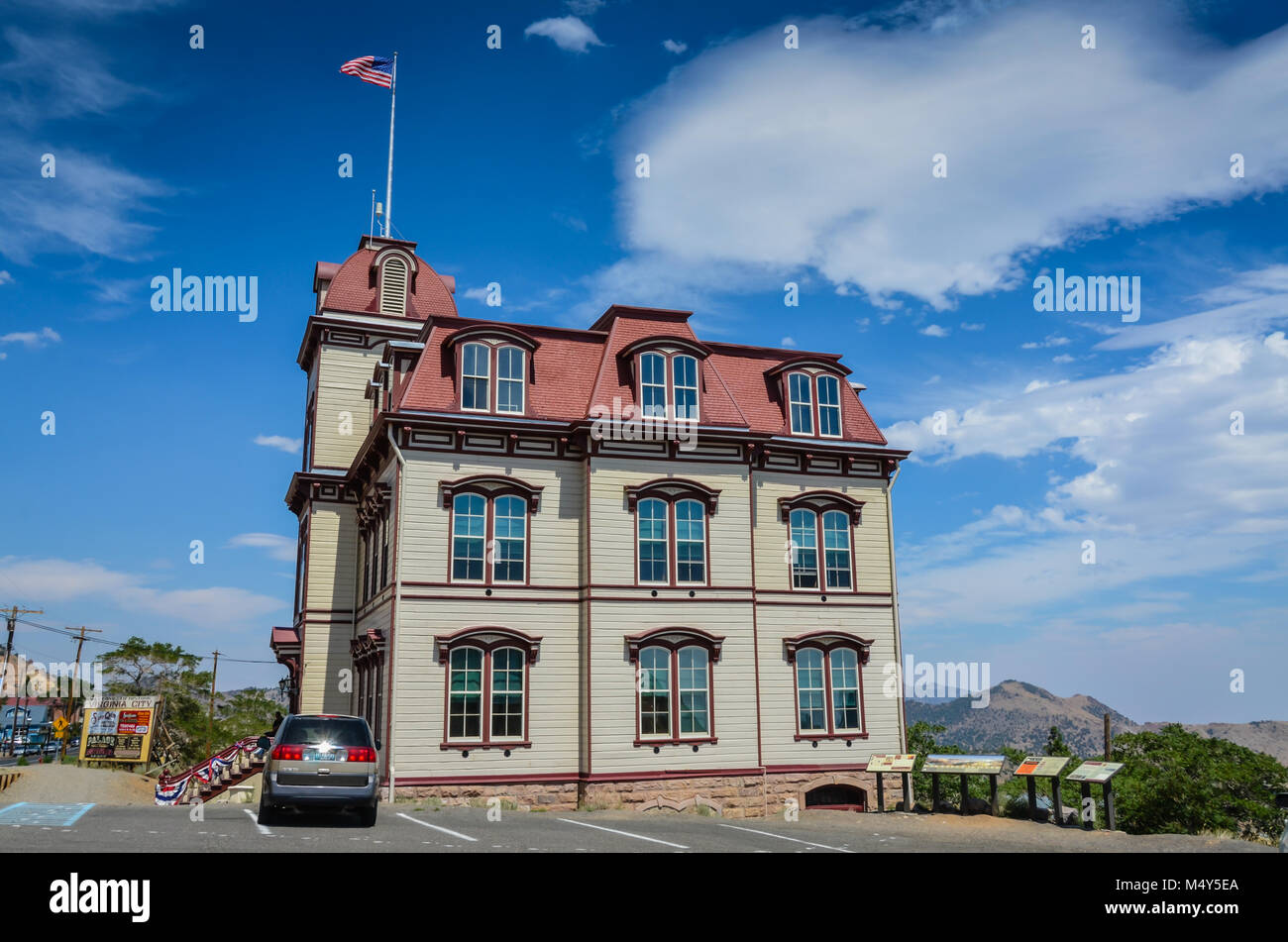 Quartier historique de l'école quatrième musée avec une exposition minière et original des années 1870 de classe. Virginia City, Nevada, USA. Banque D'Images